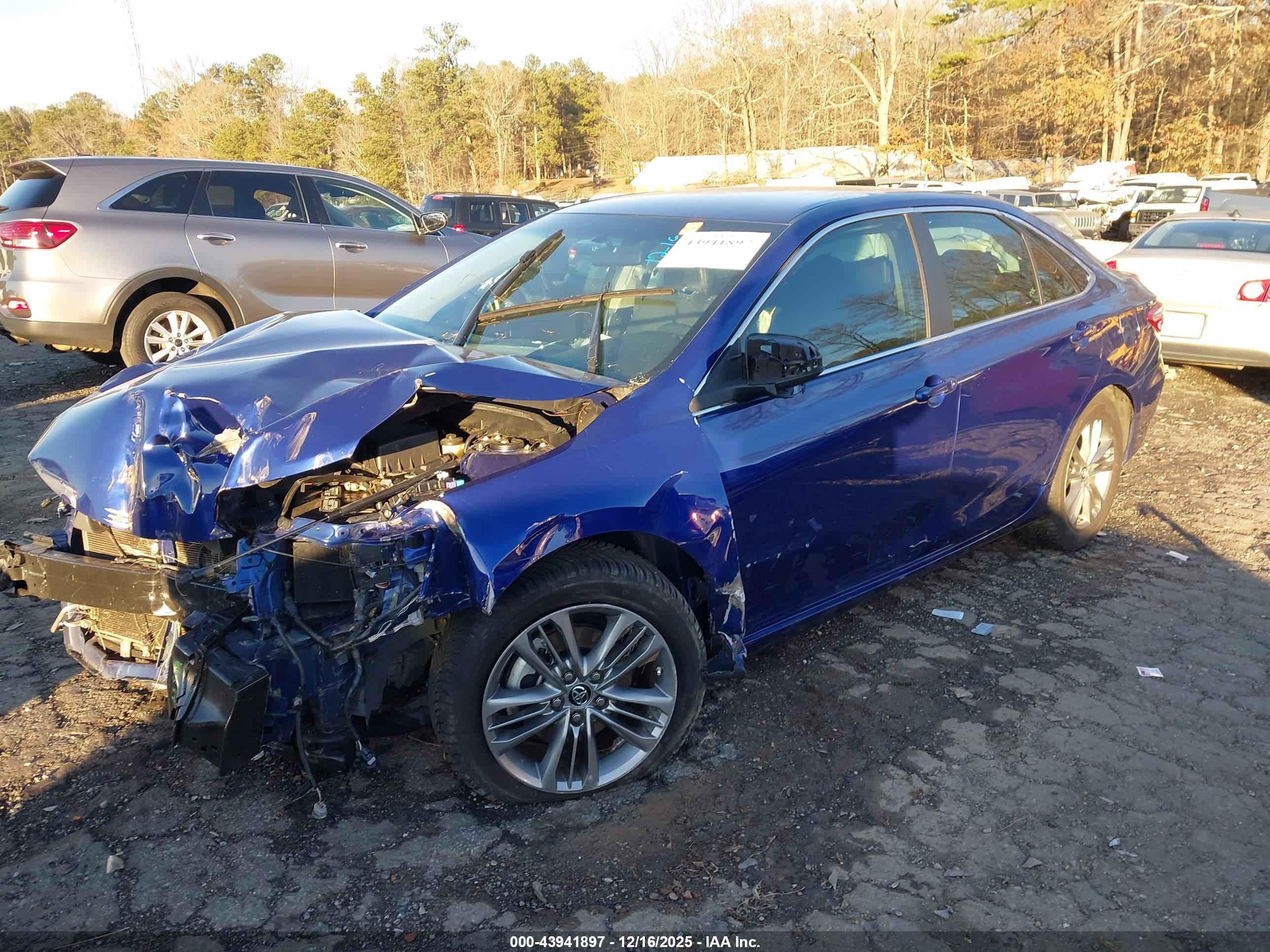 TOYOTA CAMRY image 2