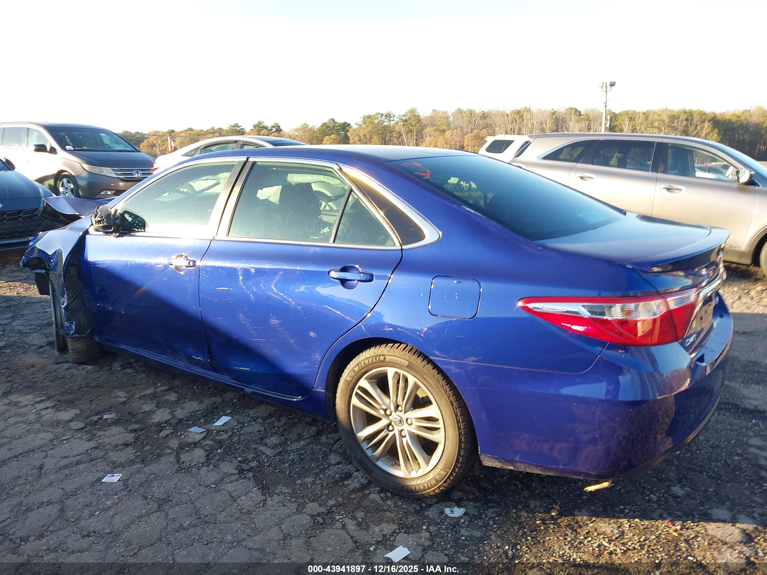 TOYOTA CAMRY image 3