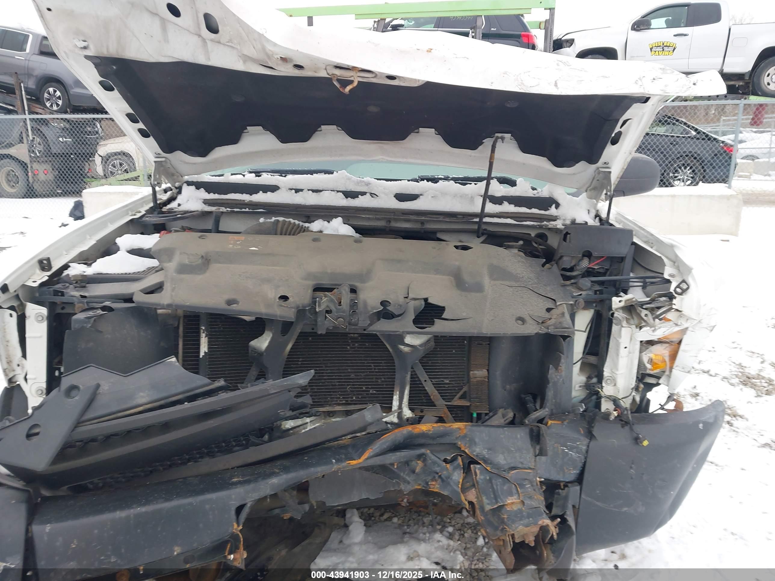 CHEVROLET SILVERADO image 10