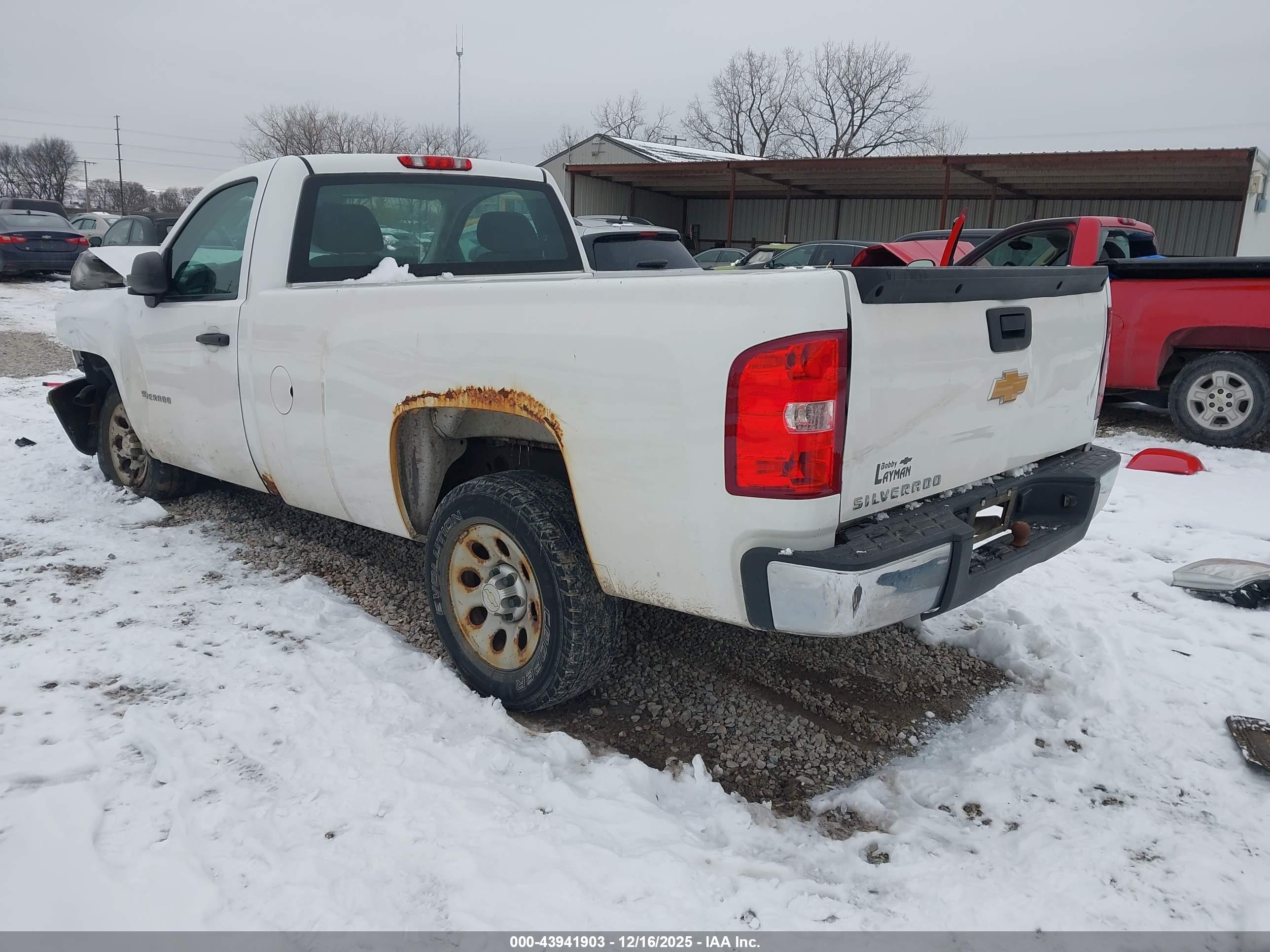 CHEVROLET SILVERADO image 3