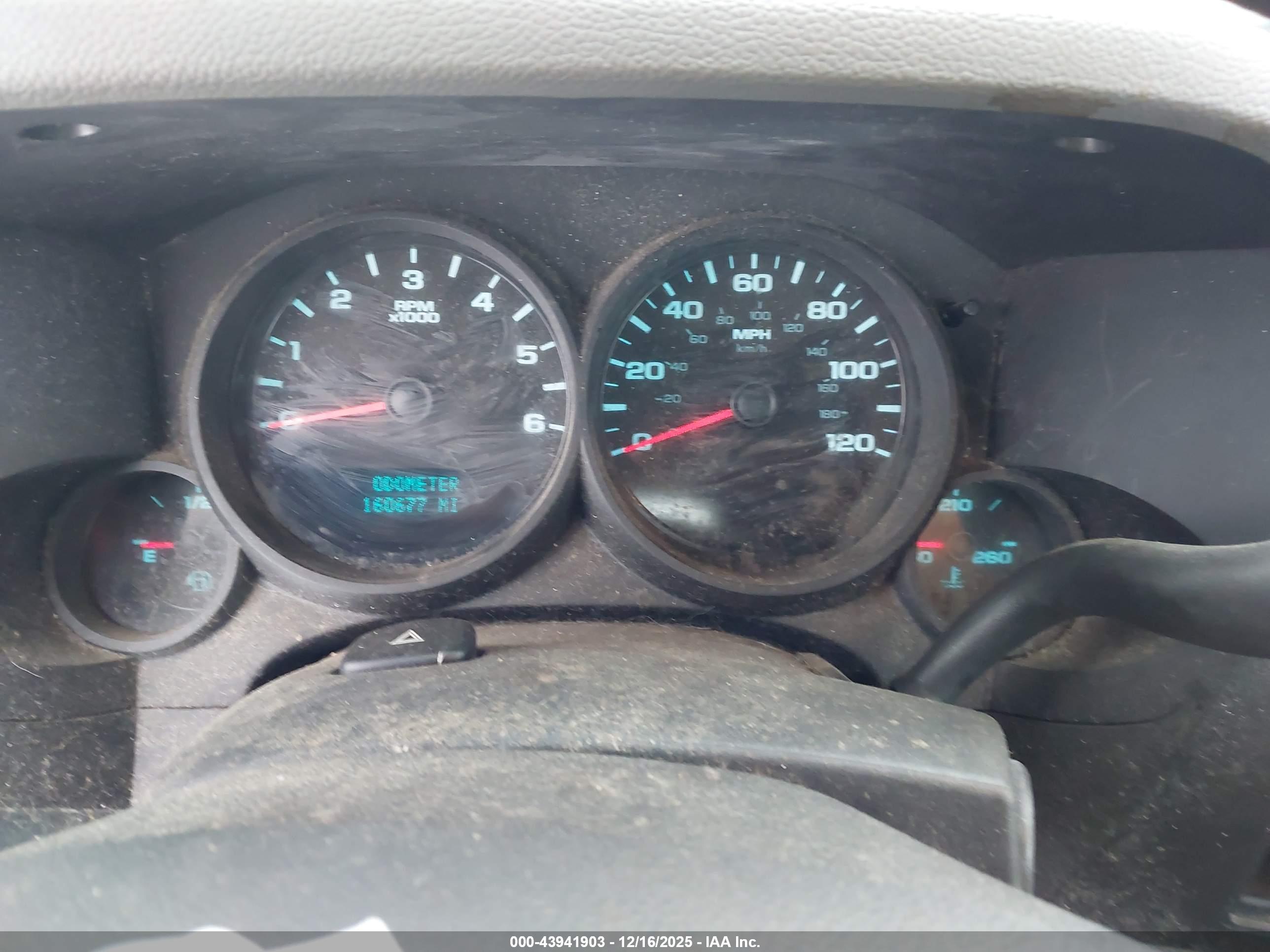 CHEVROLET SILVERADO image 7
