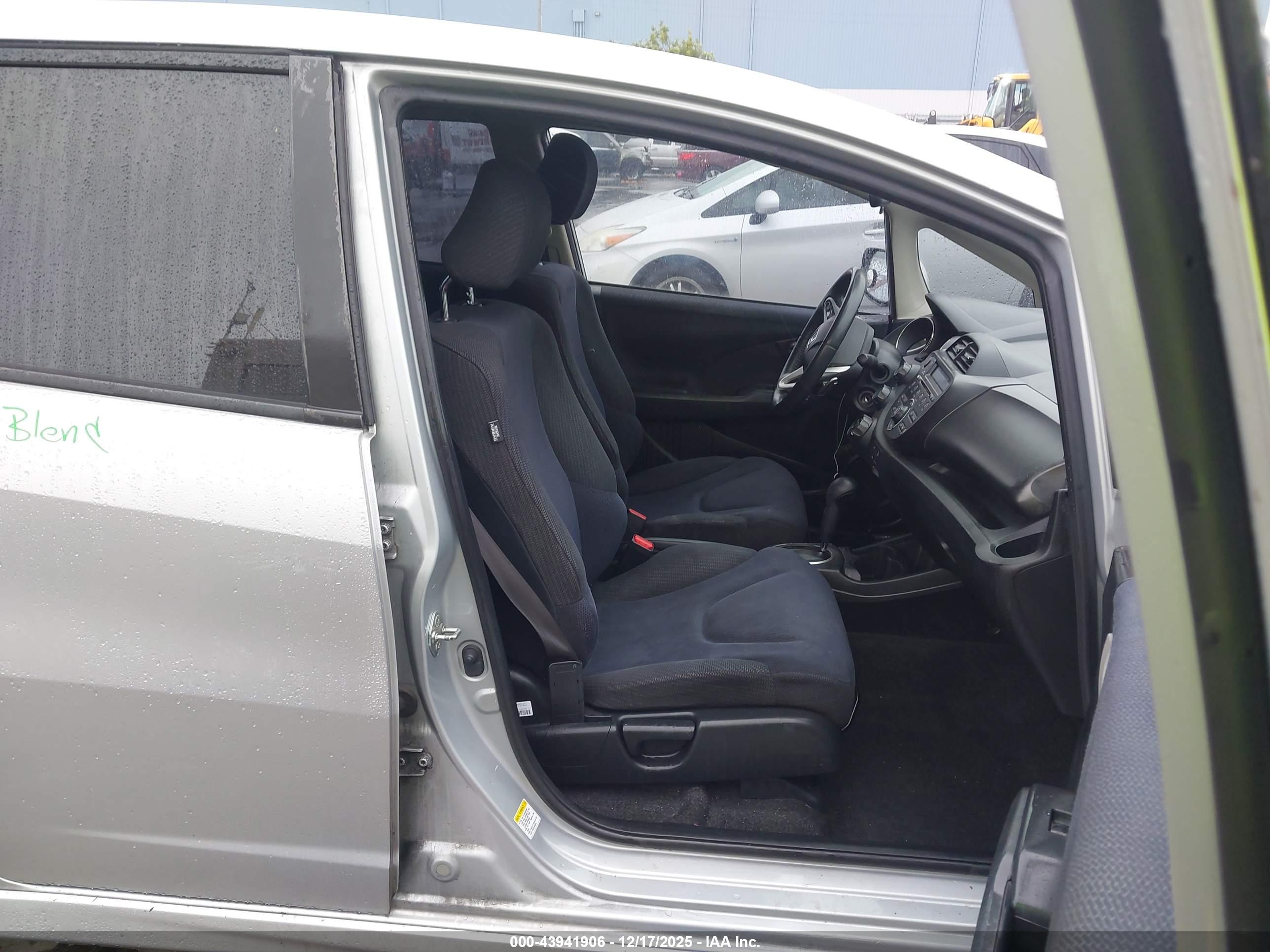 HONDA FIT image 5