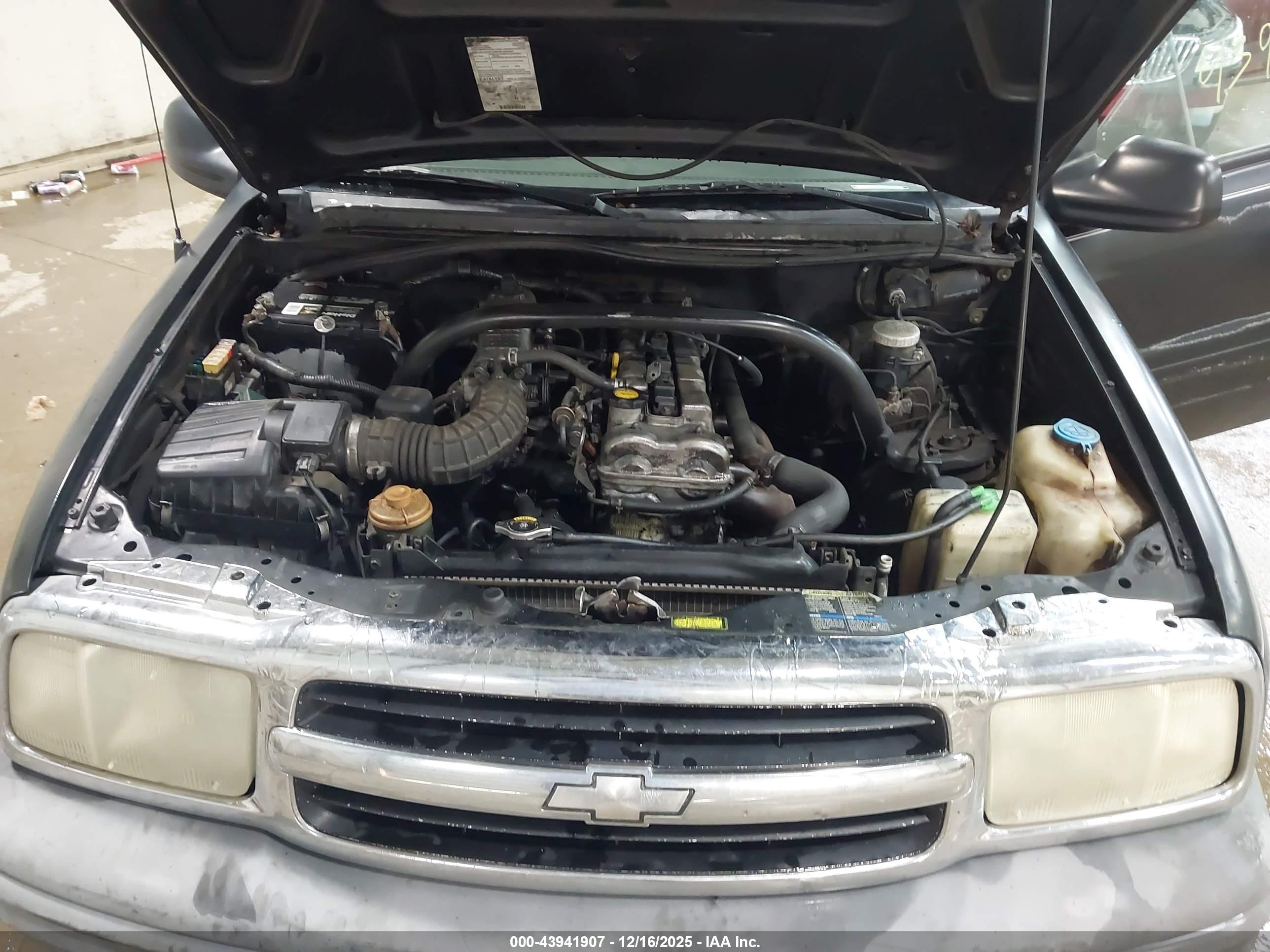 CHEVROLET TRACKER image 10