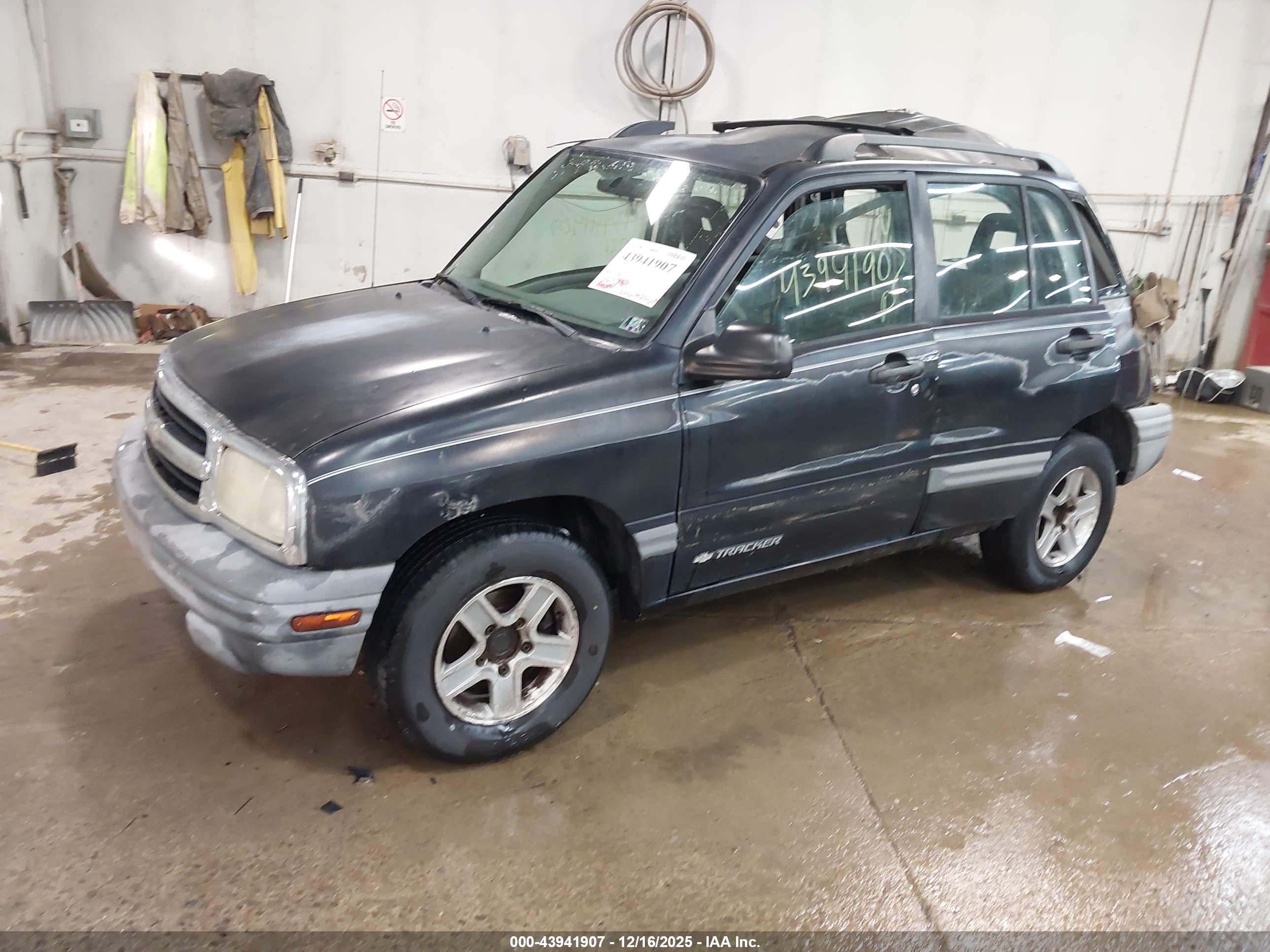CHEVROLET TRACKER image 2