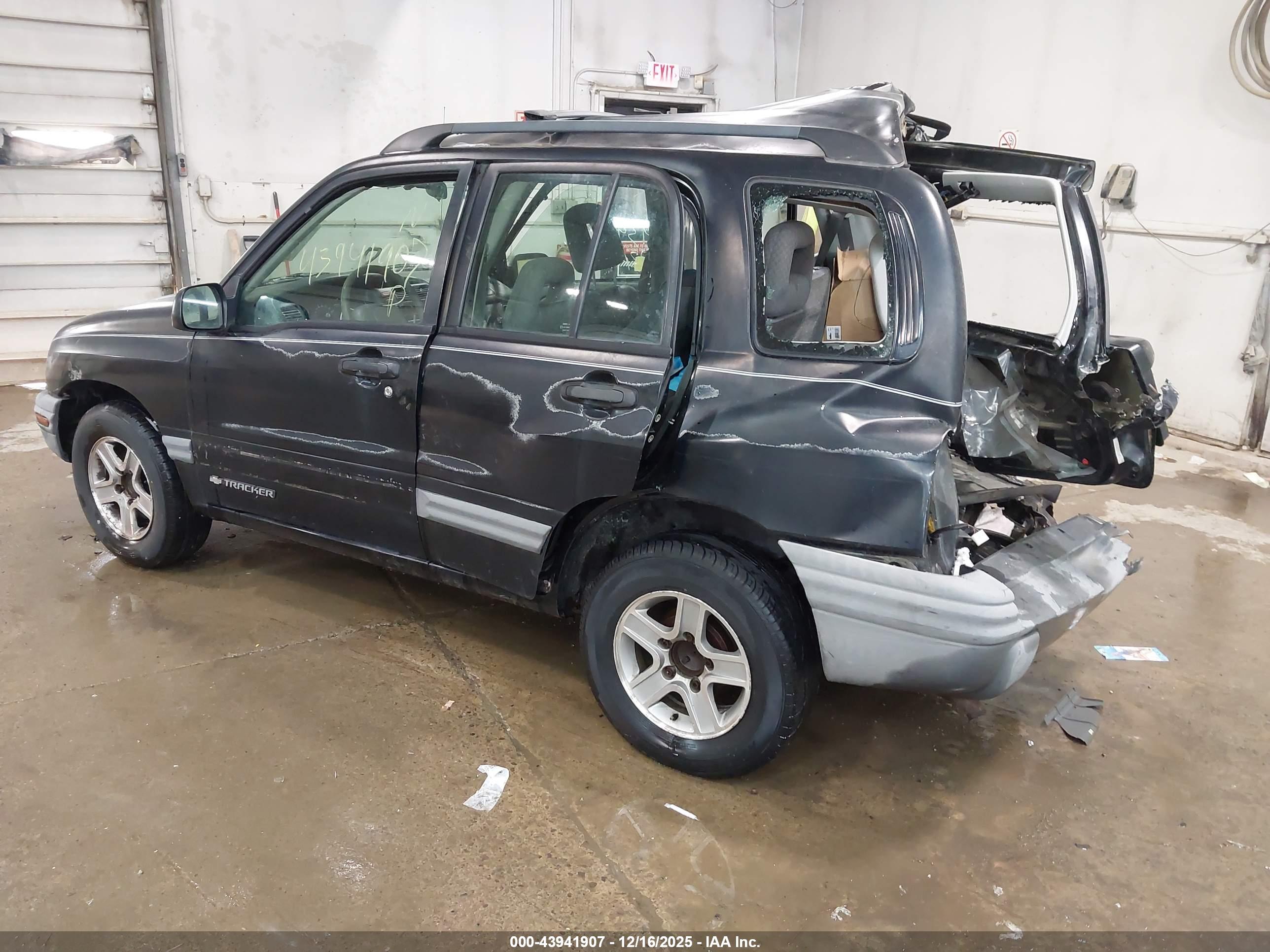 CHEVROLET TRACKER image 3
