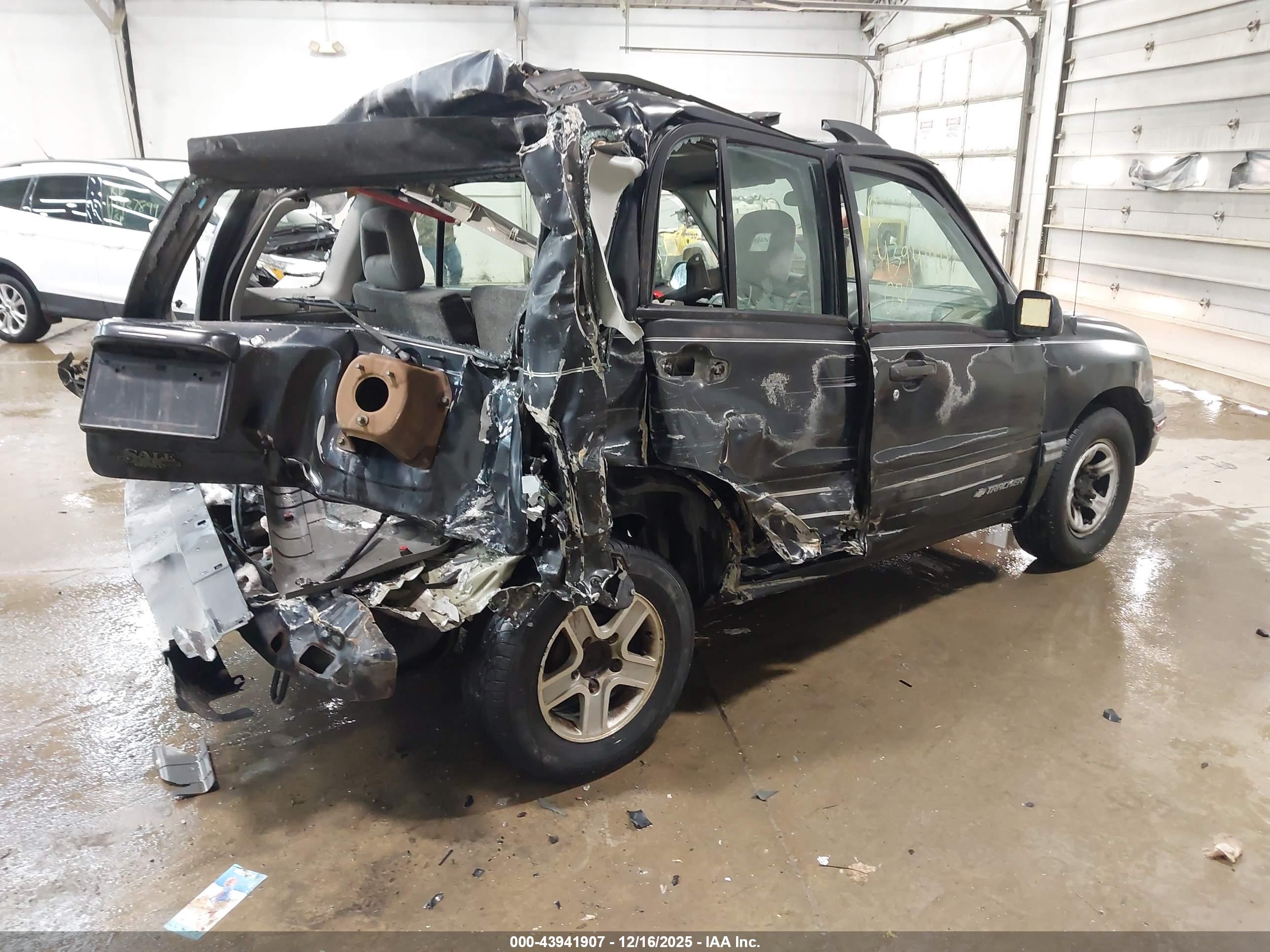 CHEVROLET TRACKER image 4