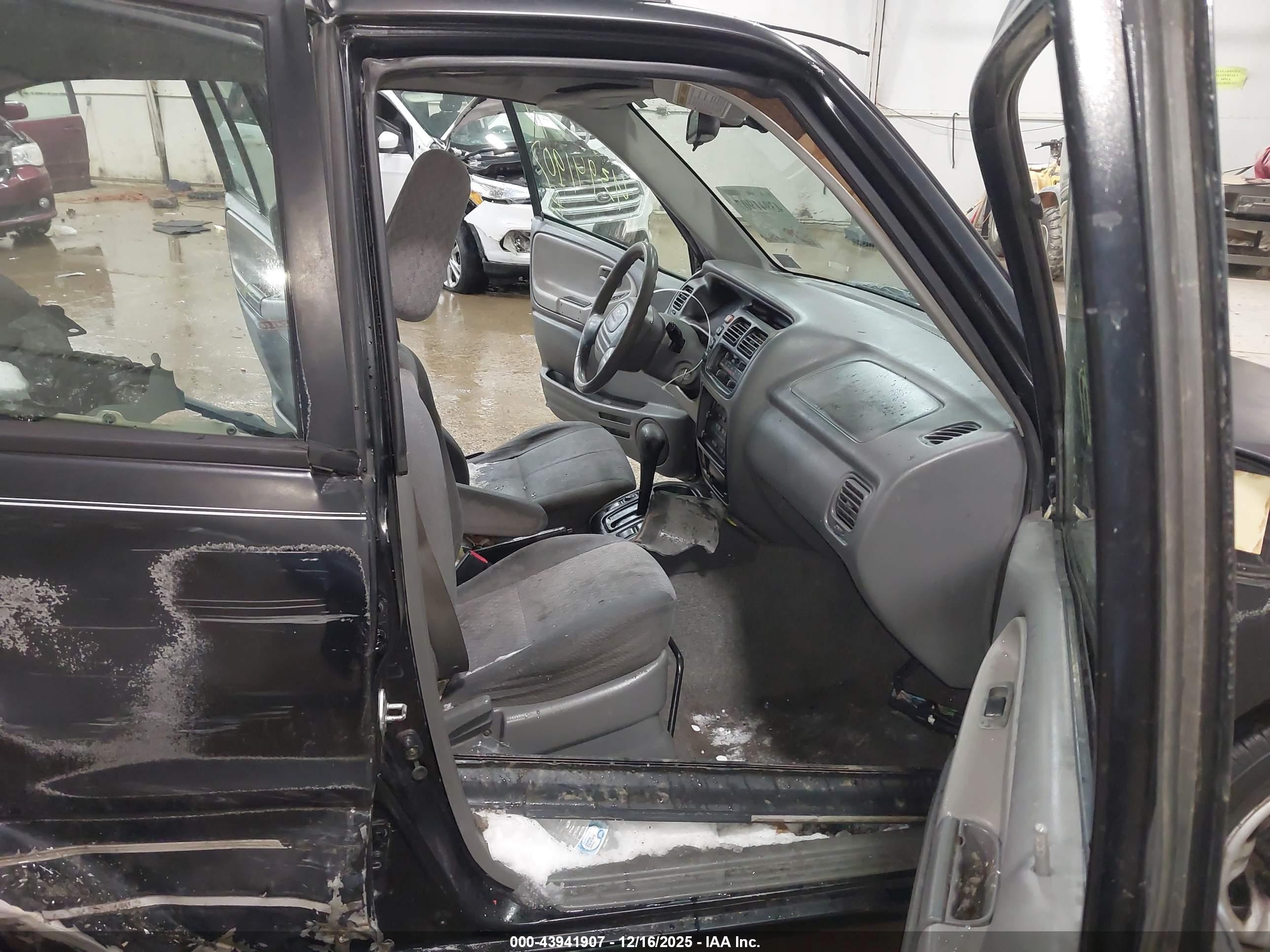 CHEVROLET TRACKER image 5