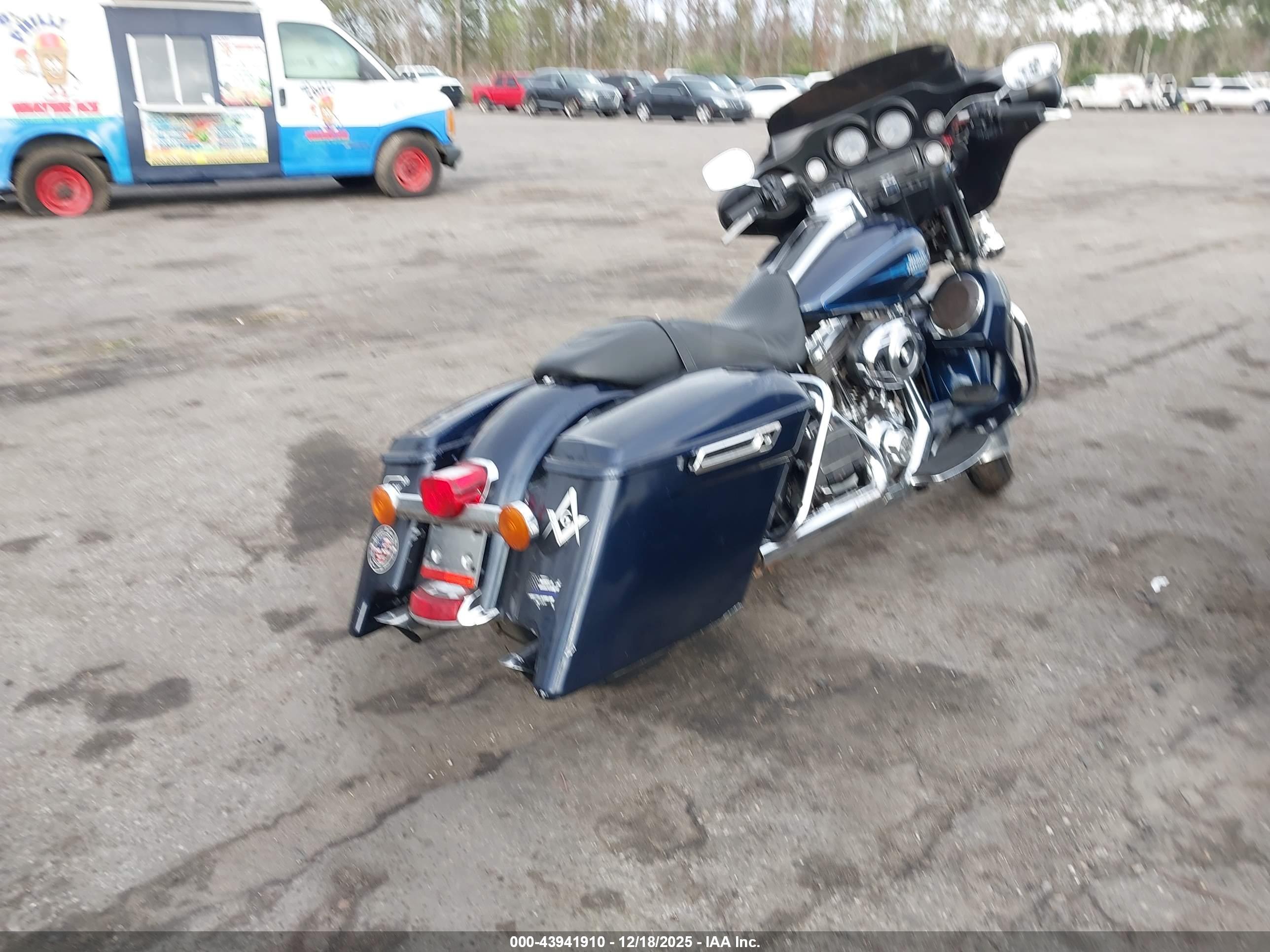HARLEY-DAVIDSON FLHTC image 4