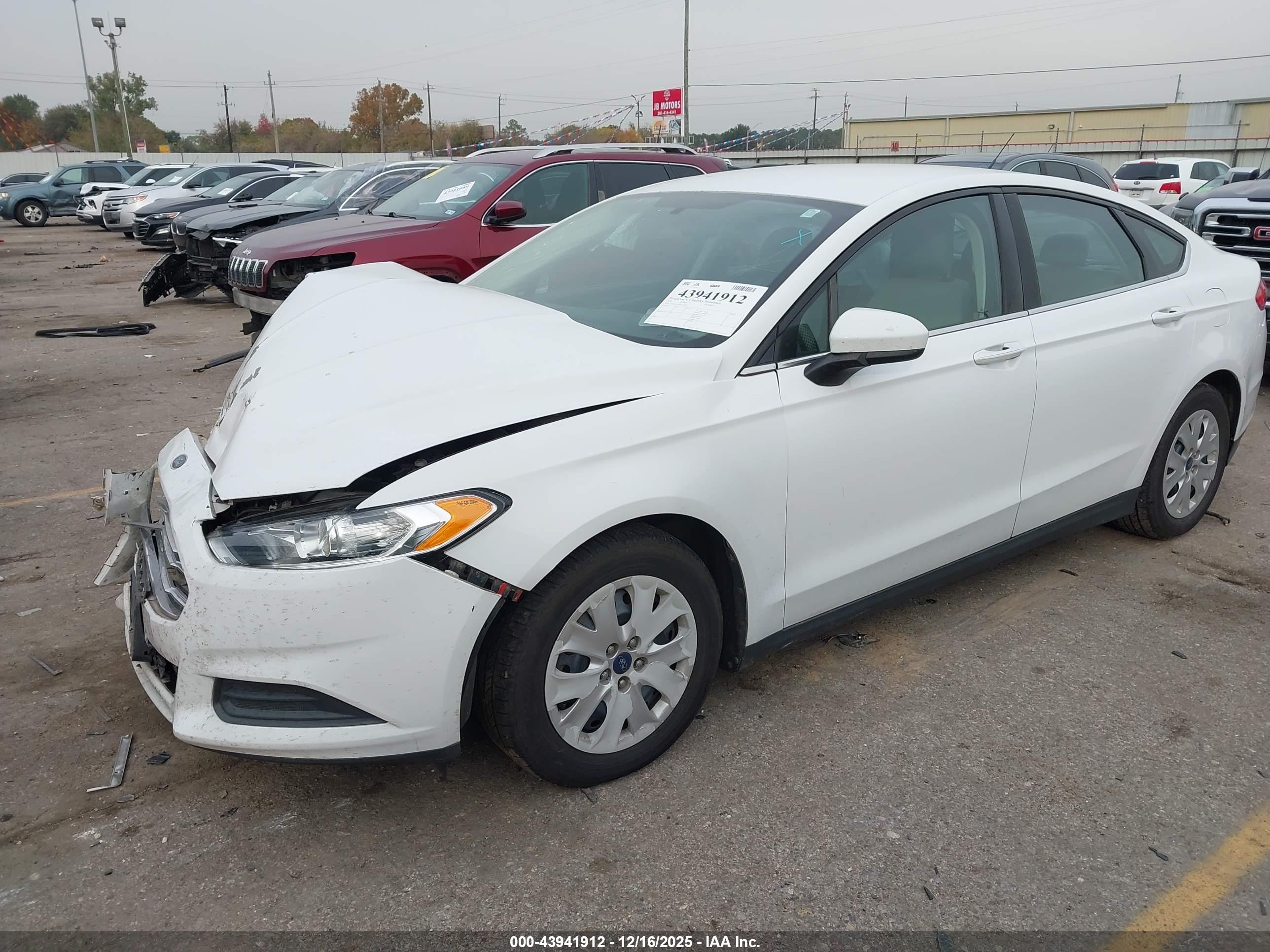 FORD FUSION image 2