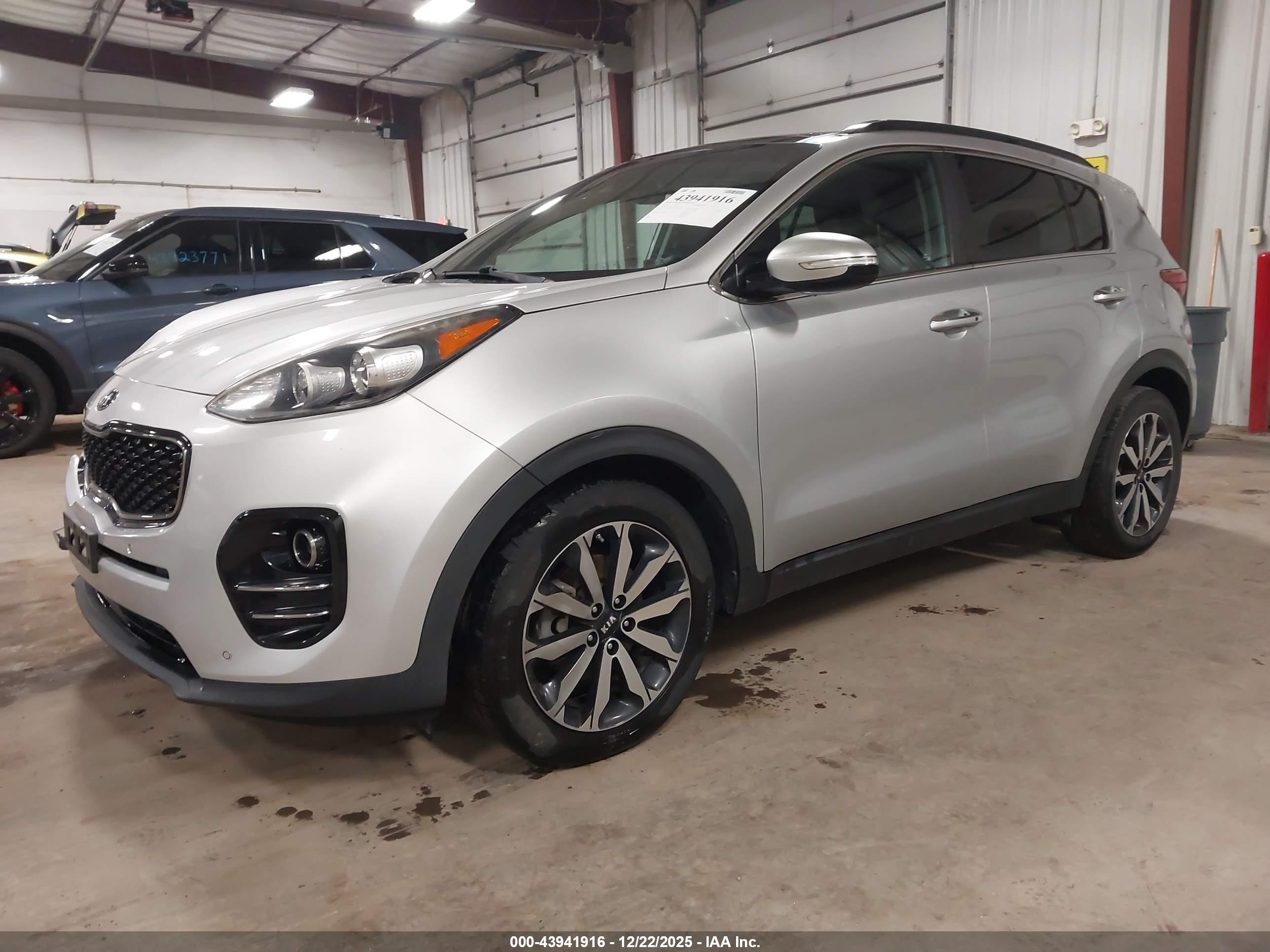 KIA SPORTAGE image 2