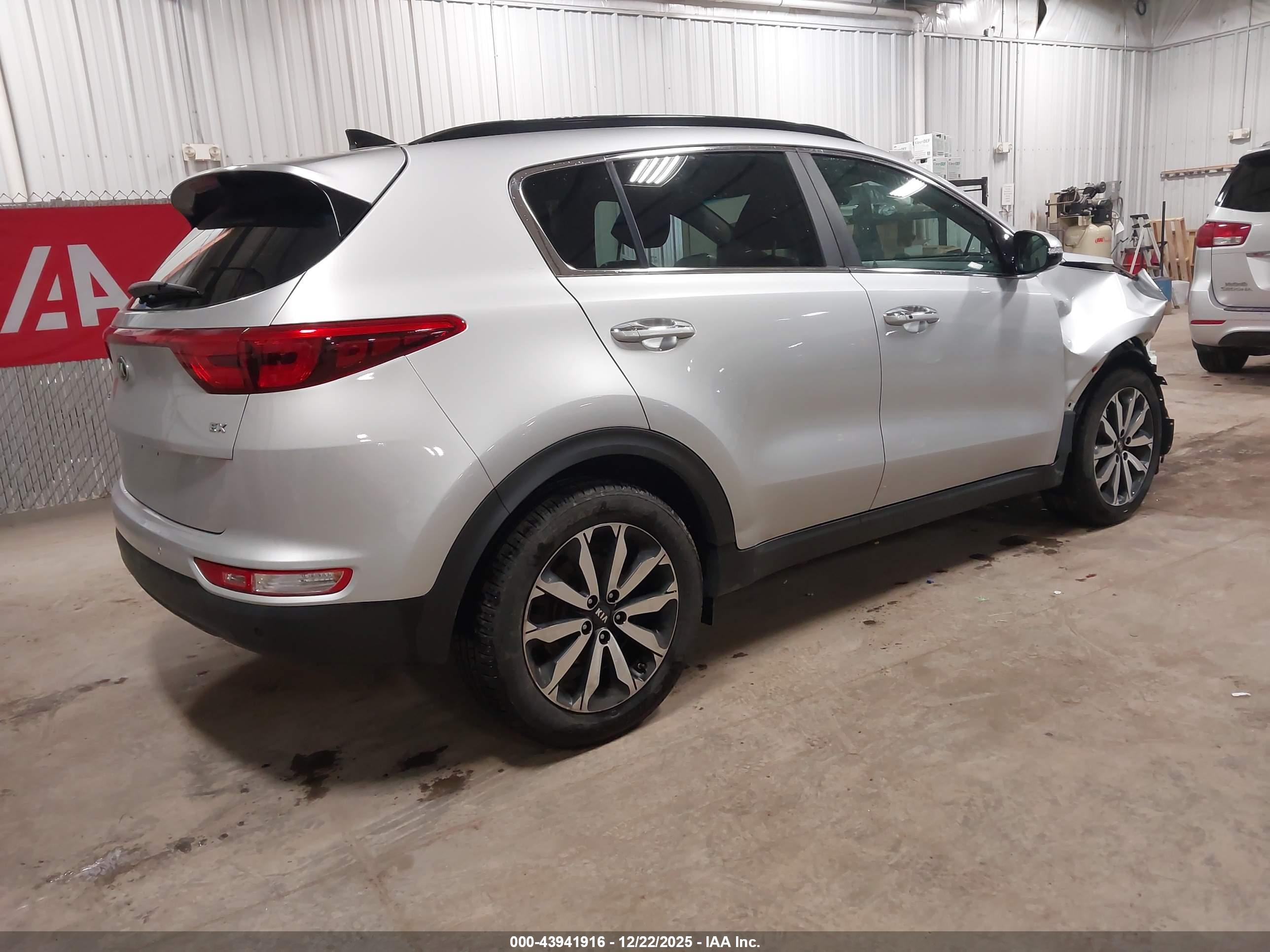 KIA SPORTAGE image 4