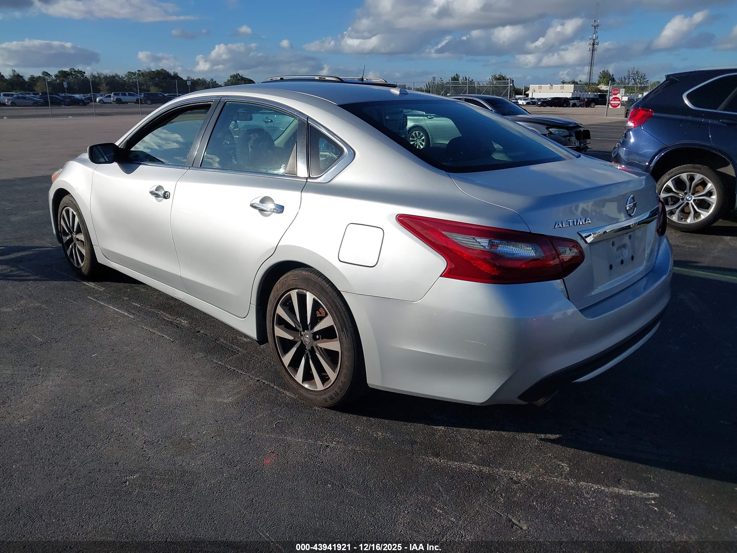 NISSAN ALTIMA image 3