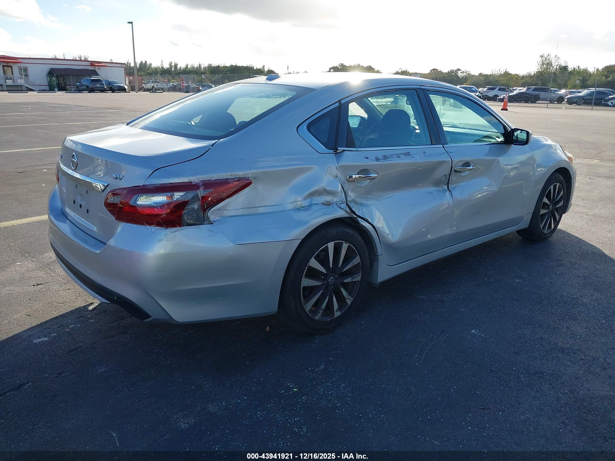 NISSAN ALTIMA image 4