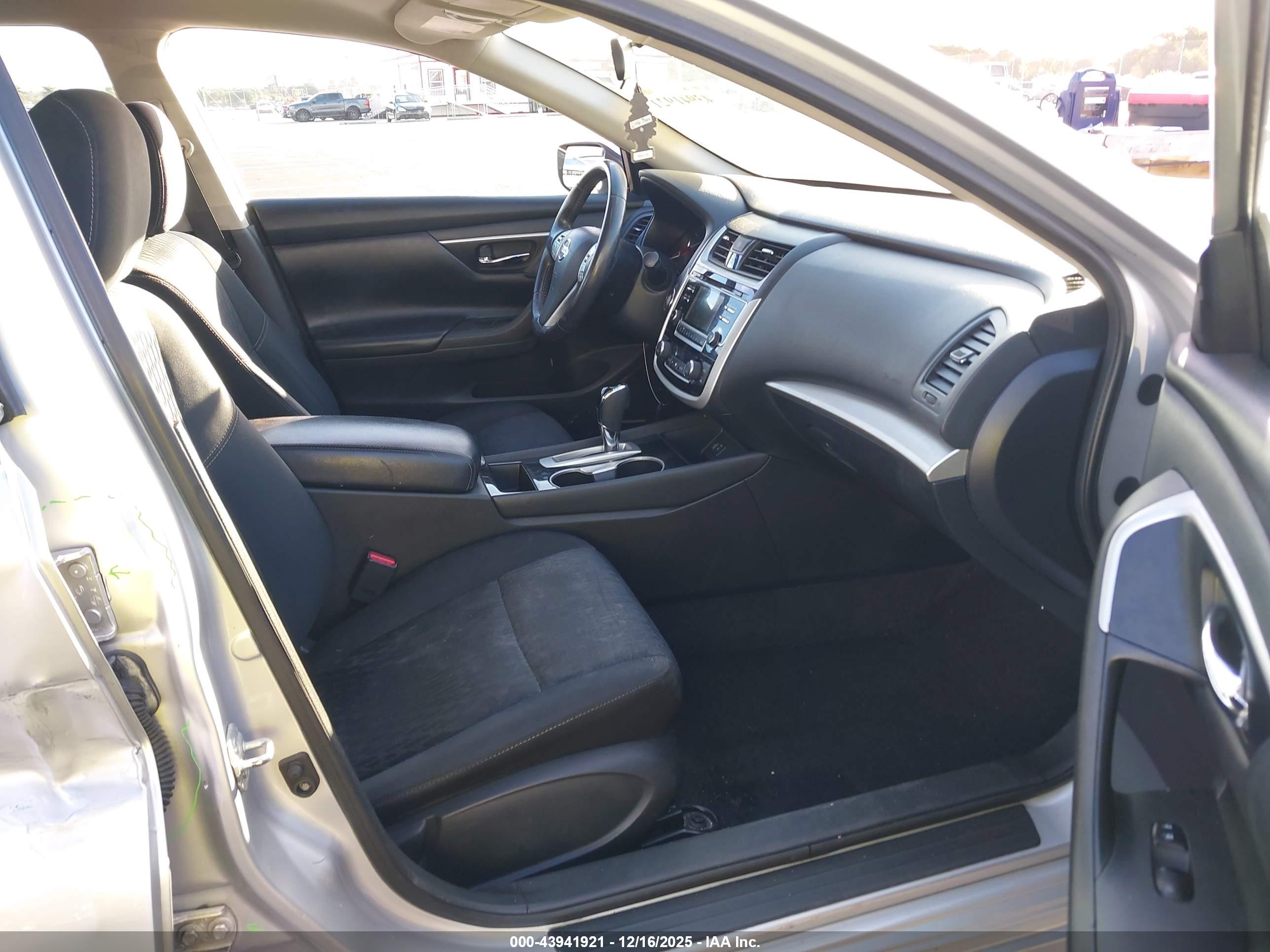 NISSAN ALTIMA image 5