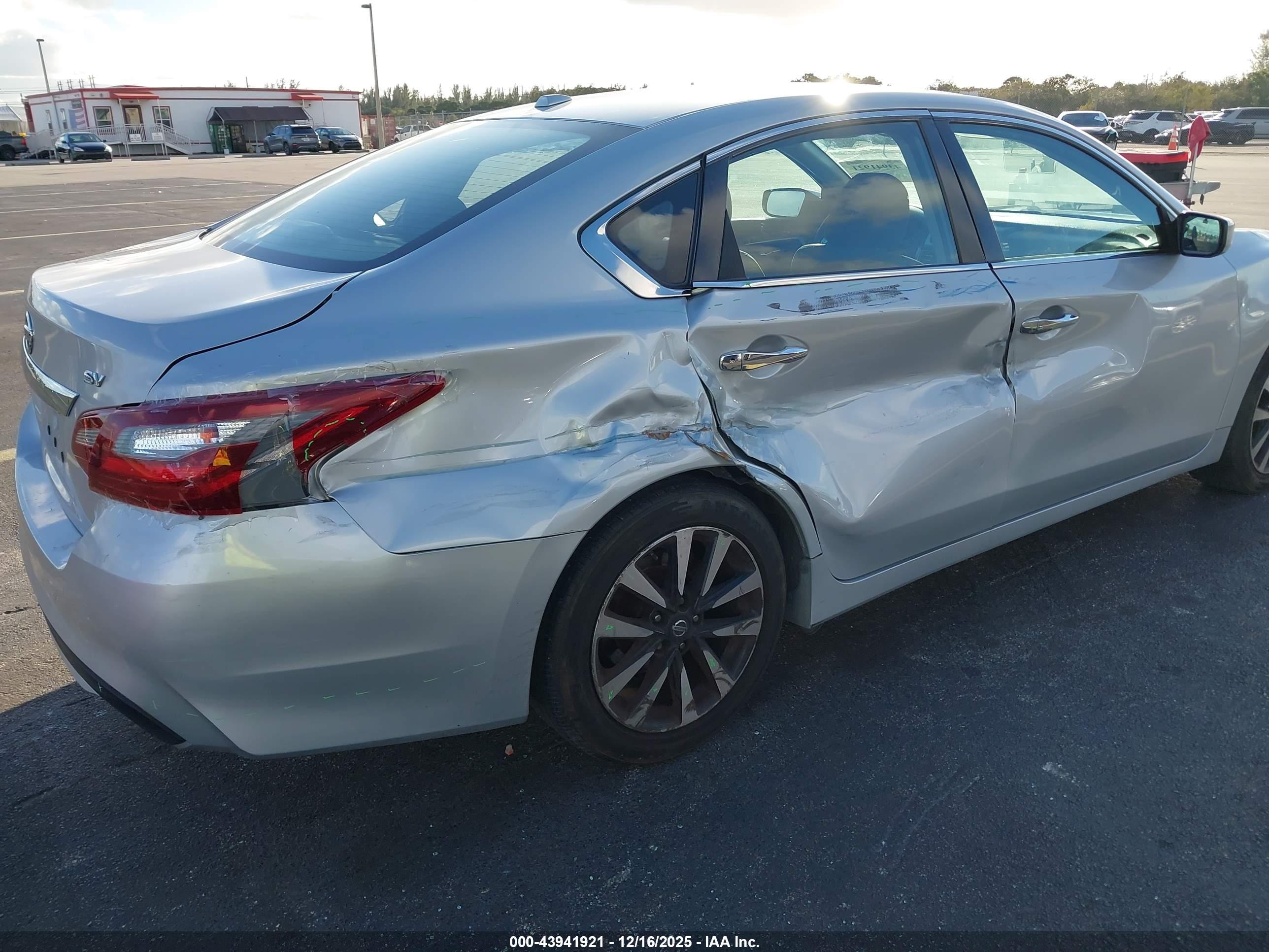 NISSAN ALTIMA image 6