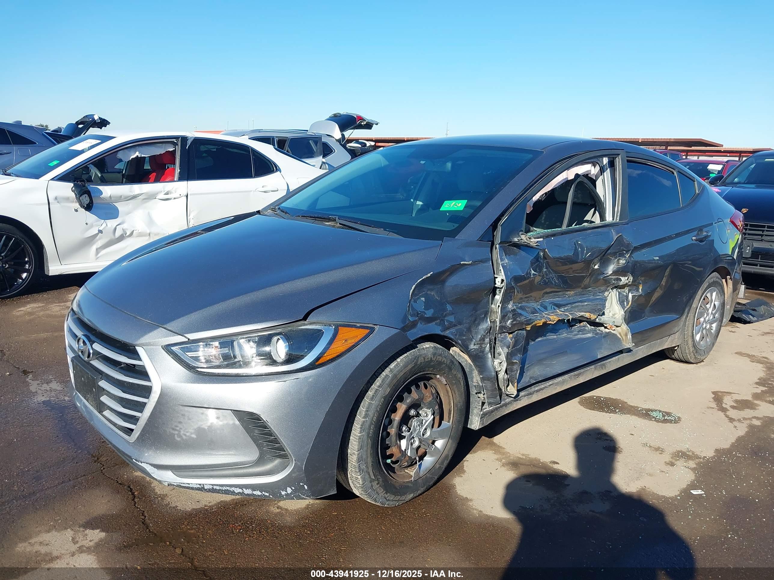 HYUNDAI ELANTRA image 6
