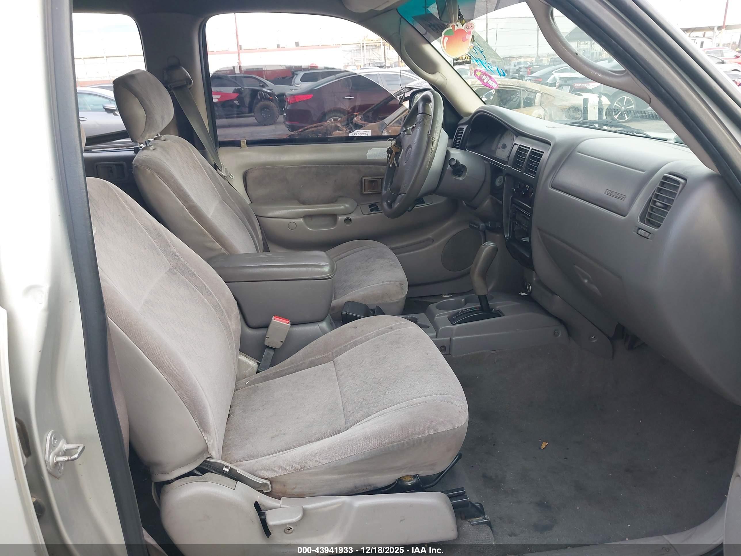 TOYOTA TACOMA image 5