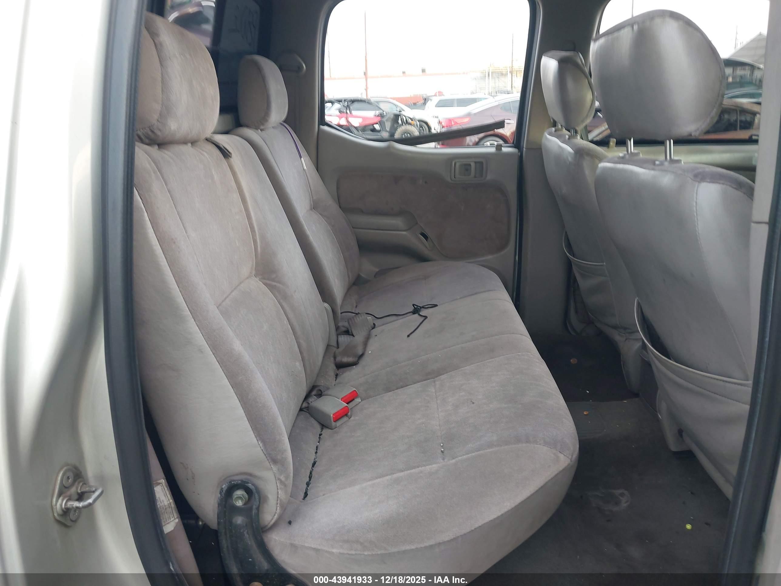 TOYOTA TACOMA image 8