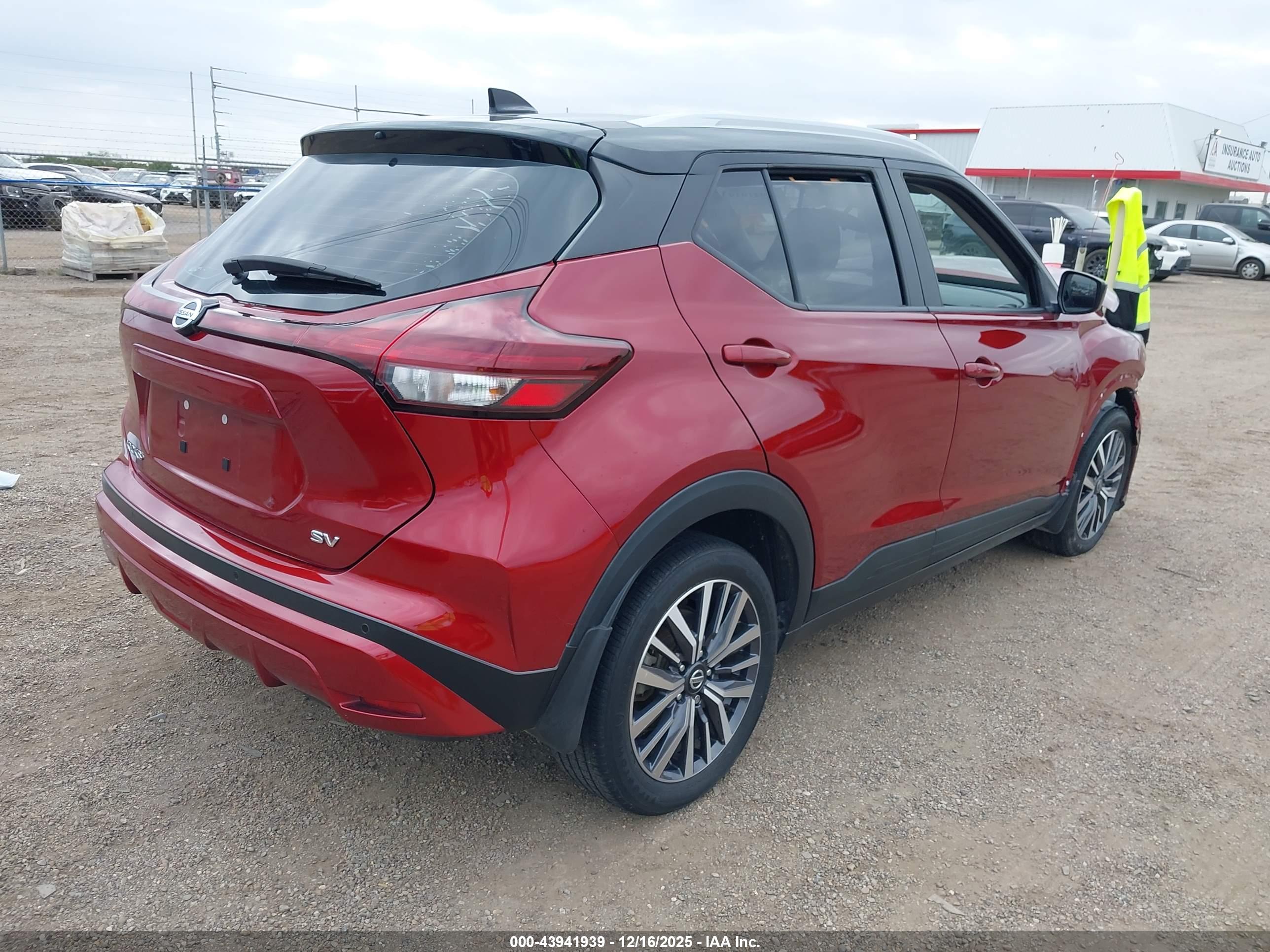 NISSAN KICKS image 4