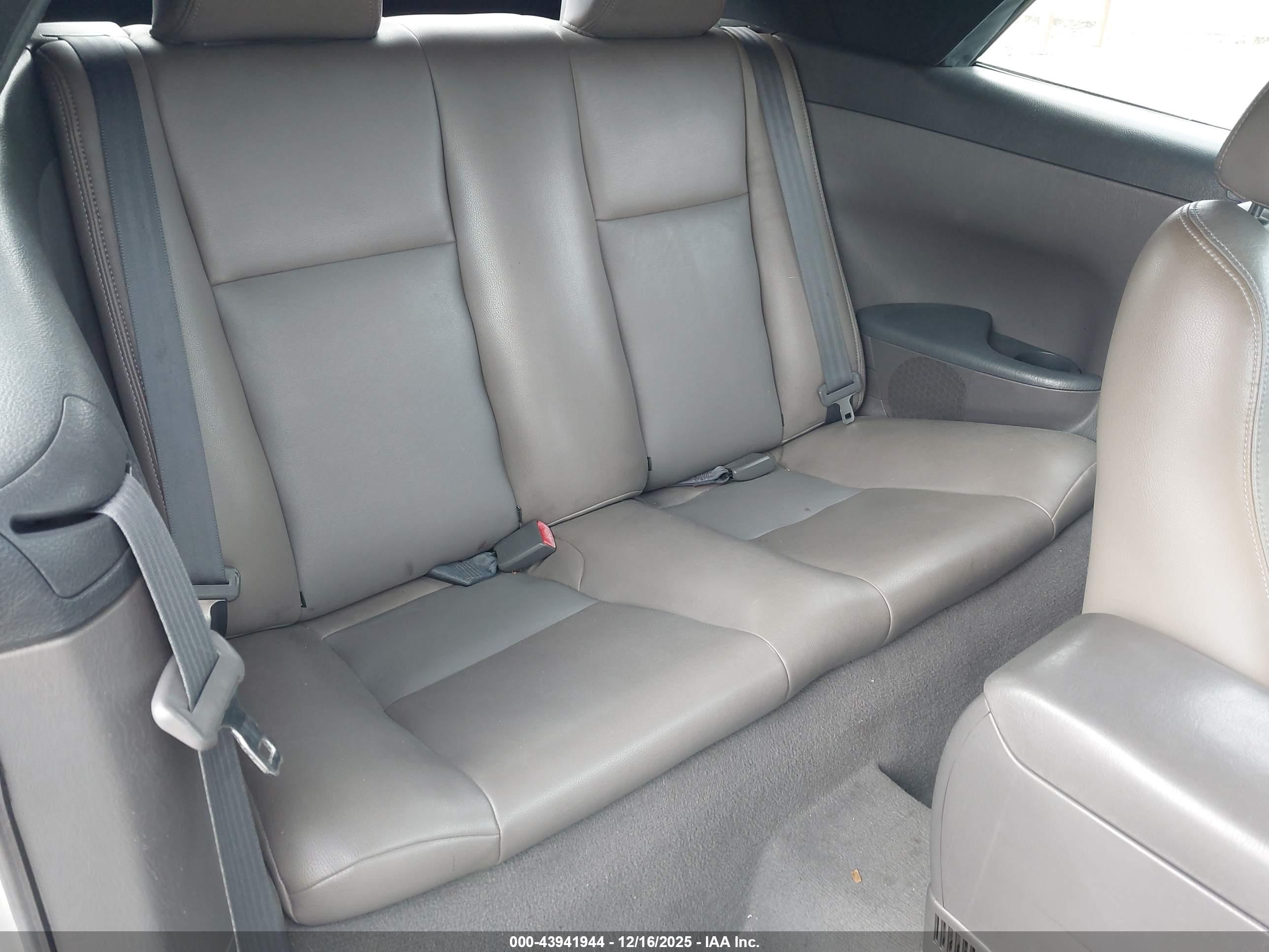 TOYOTA CAMRY image 8