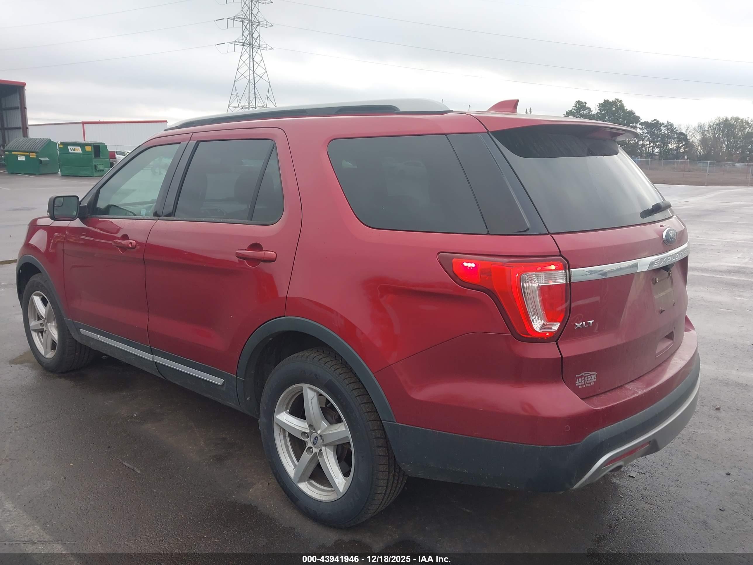 FORD EXPLORER image 3