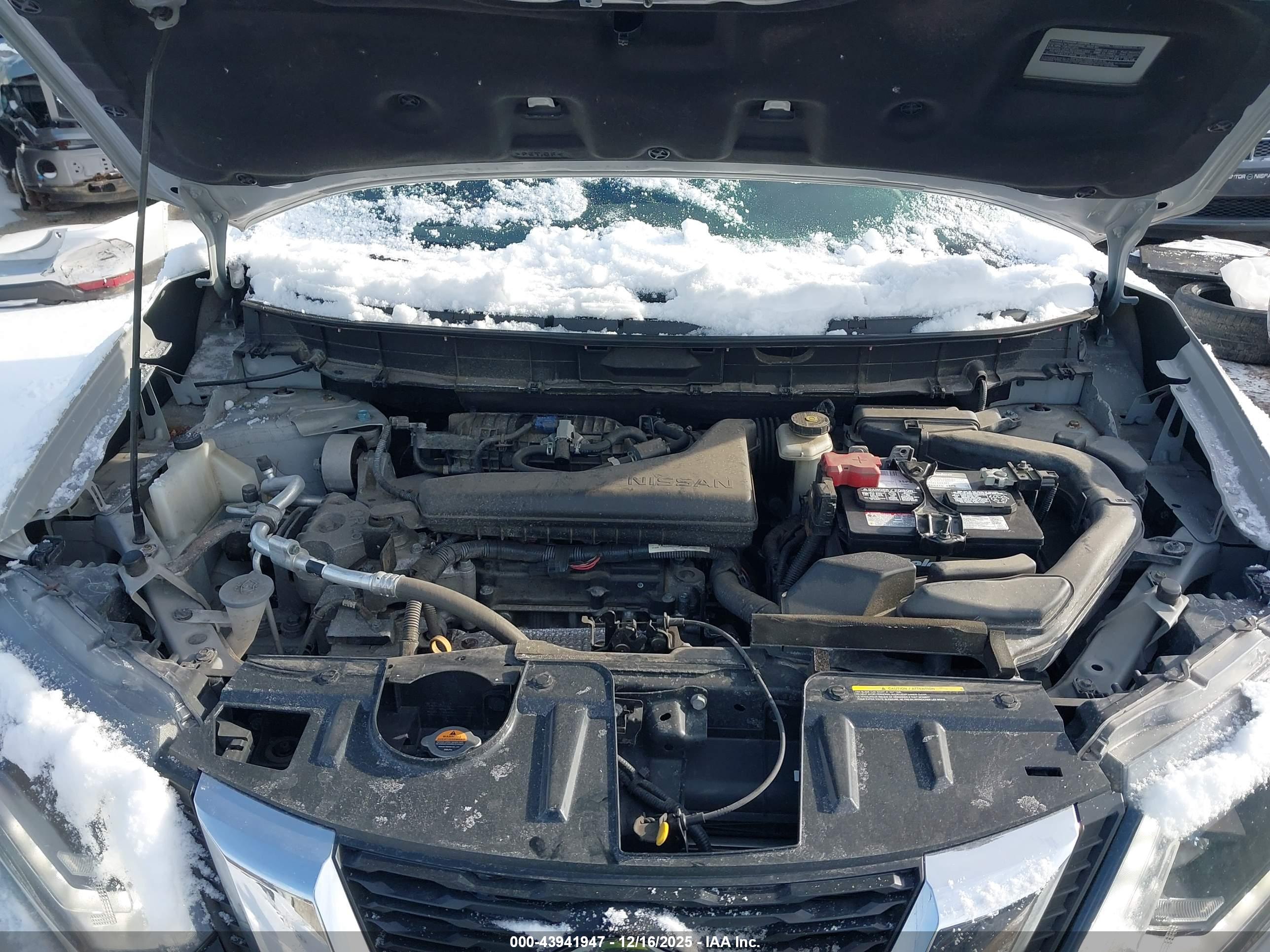 NISSAN ROGUE image 10