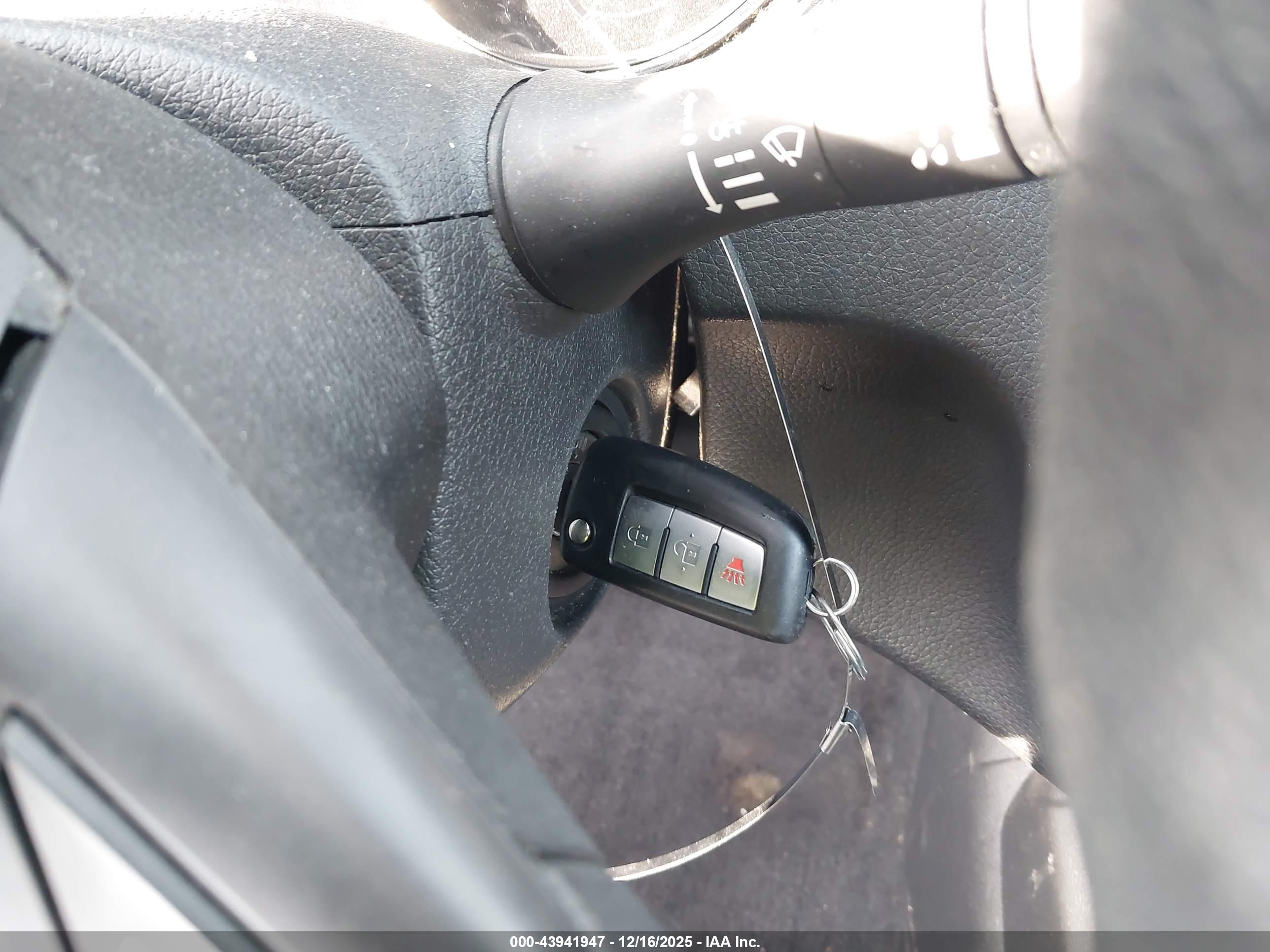 NISSAN ROGUE image 11
