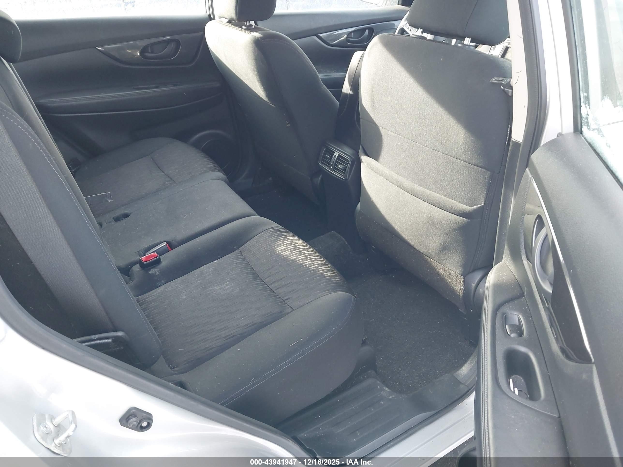 NISSAN ROGUE image 8