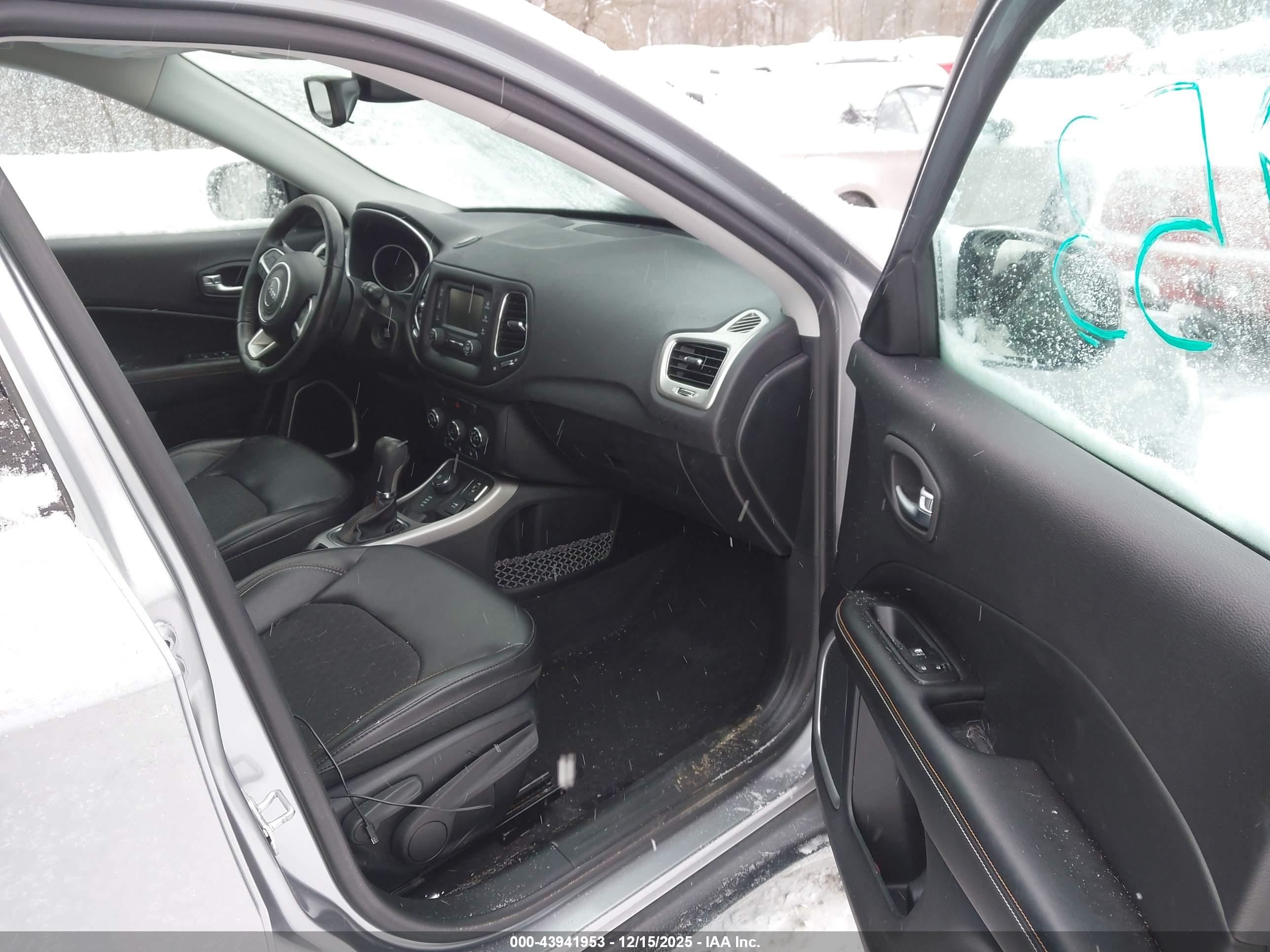 JEEP COMPASS image 5