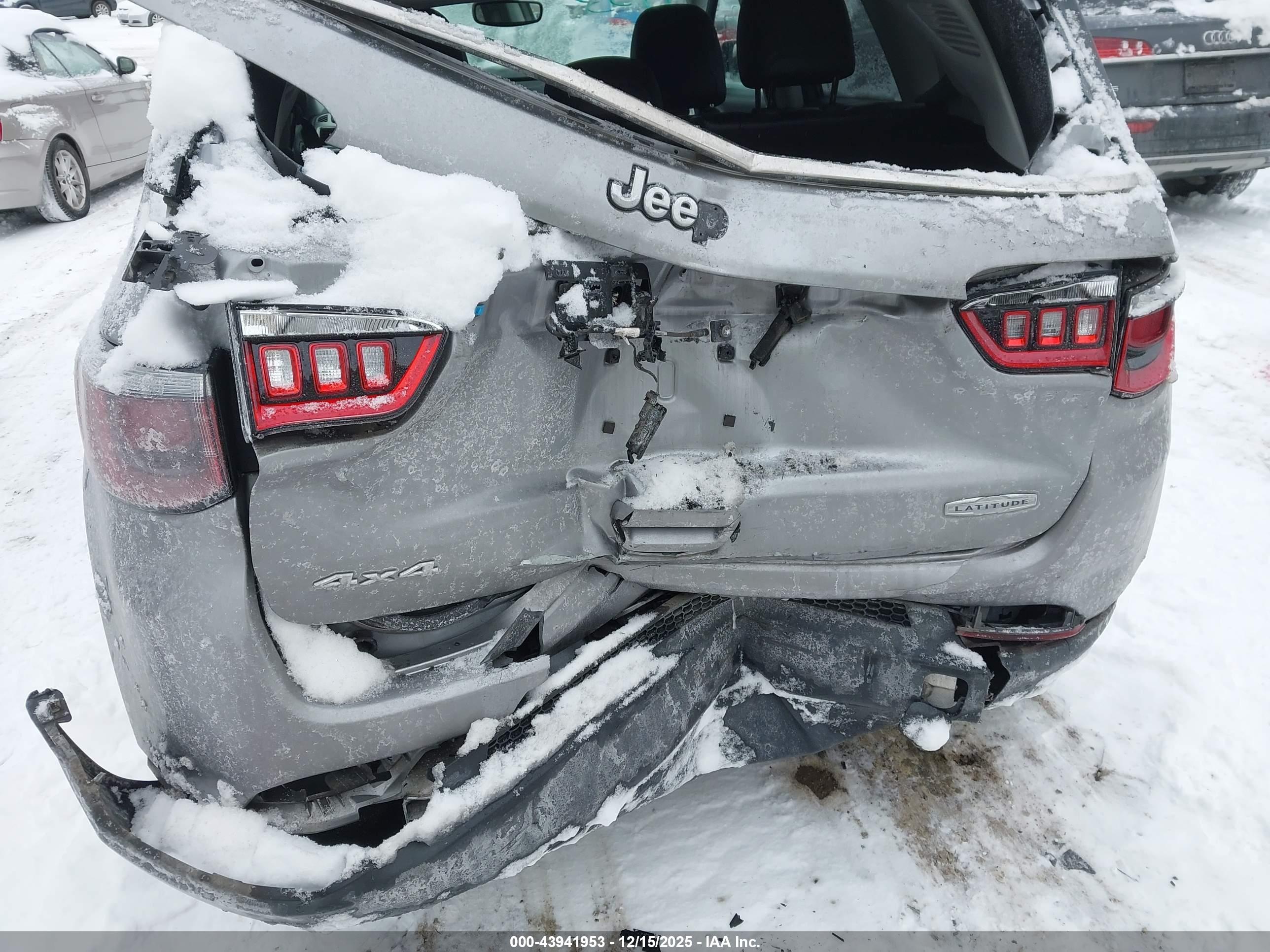 JEEP COMPASS image 6