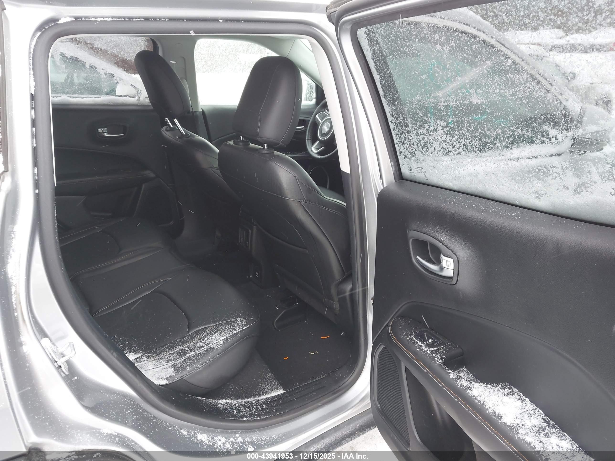JEEP COMPASS image 8