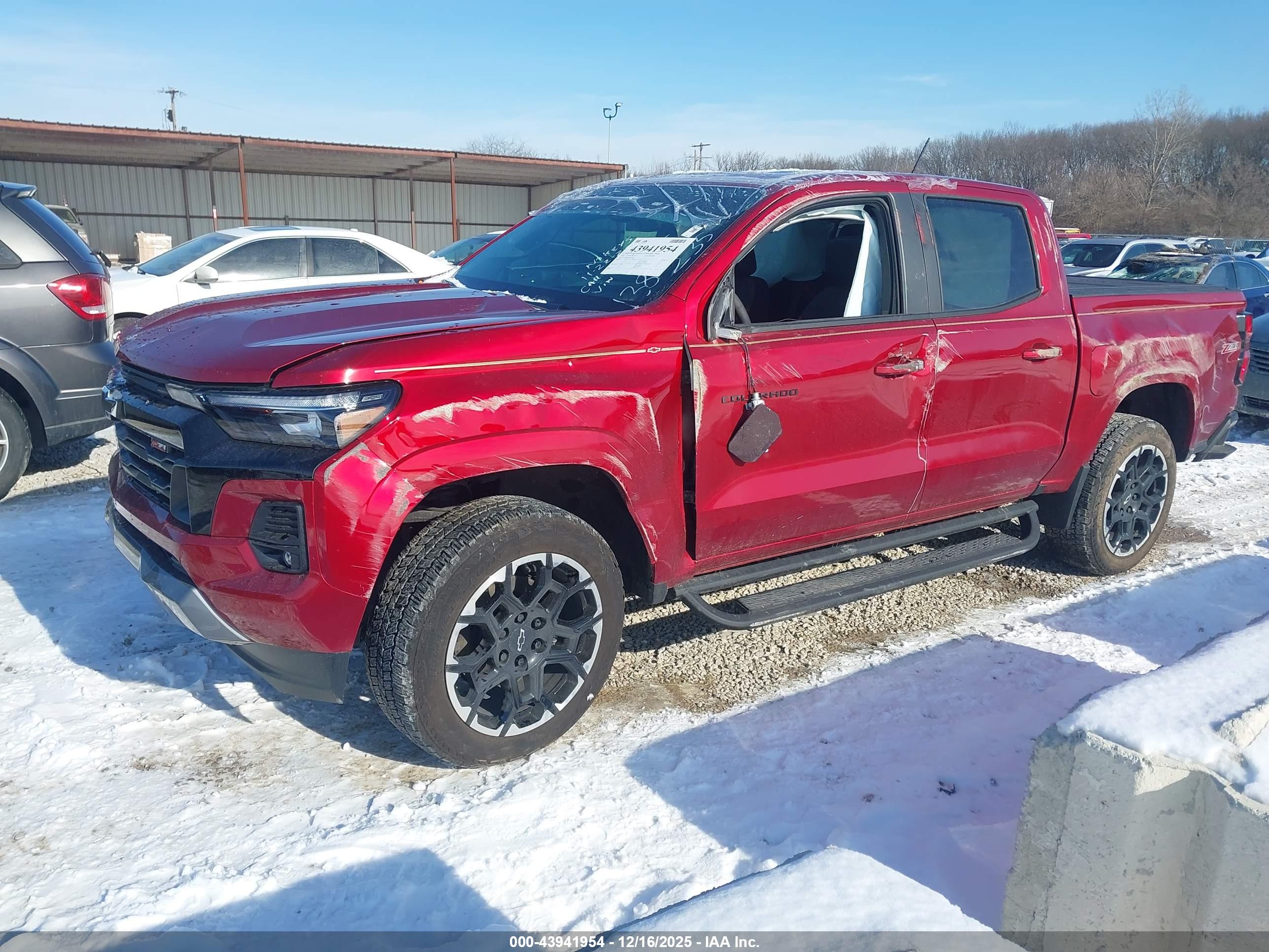 CHEVROLET COLORADO image 2