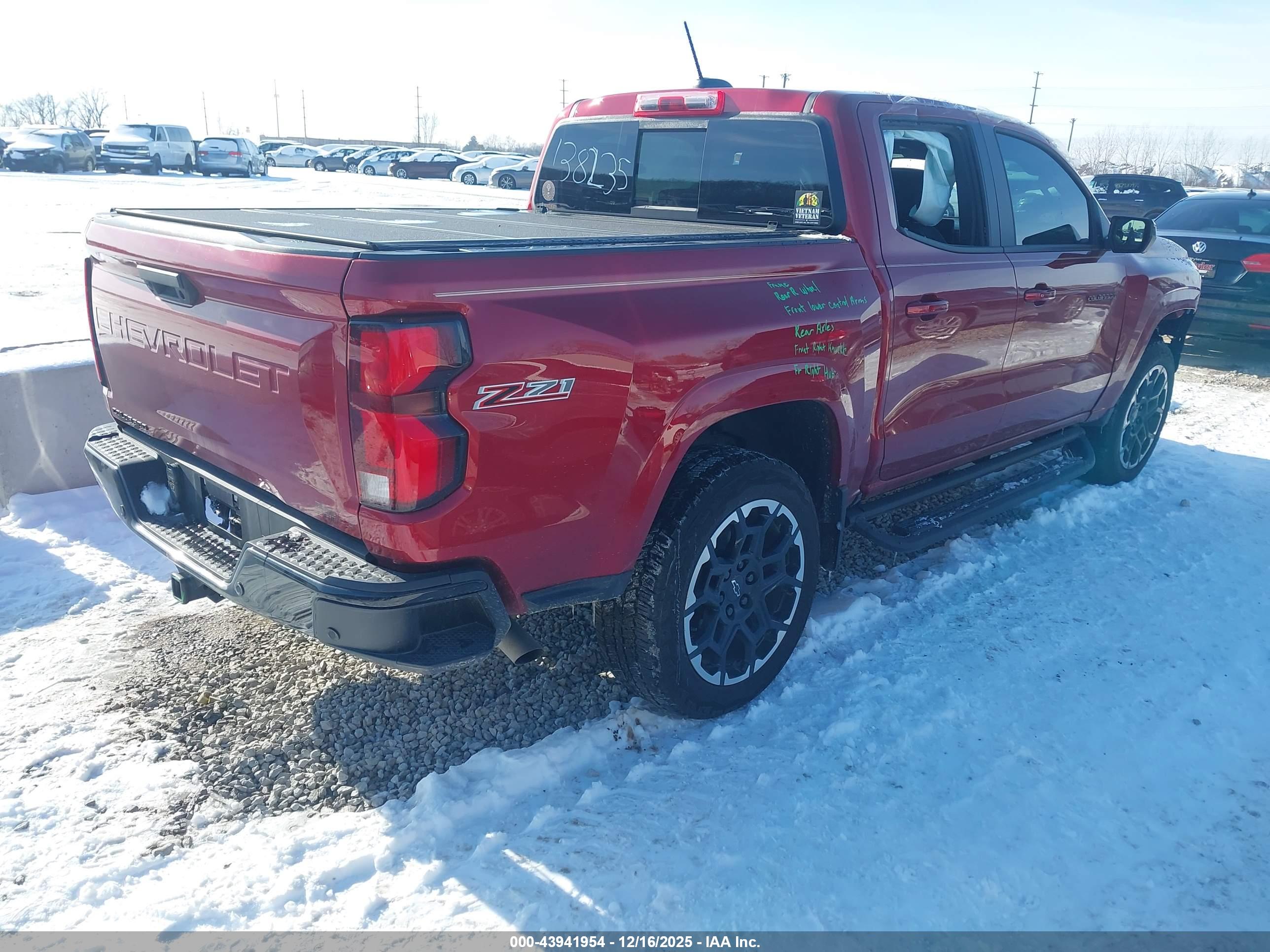 CHEVROLET COLORADO image 4