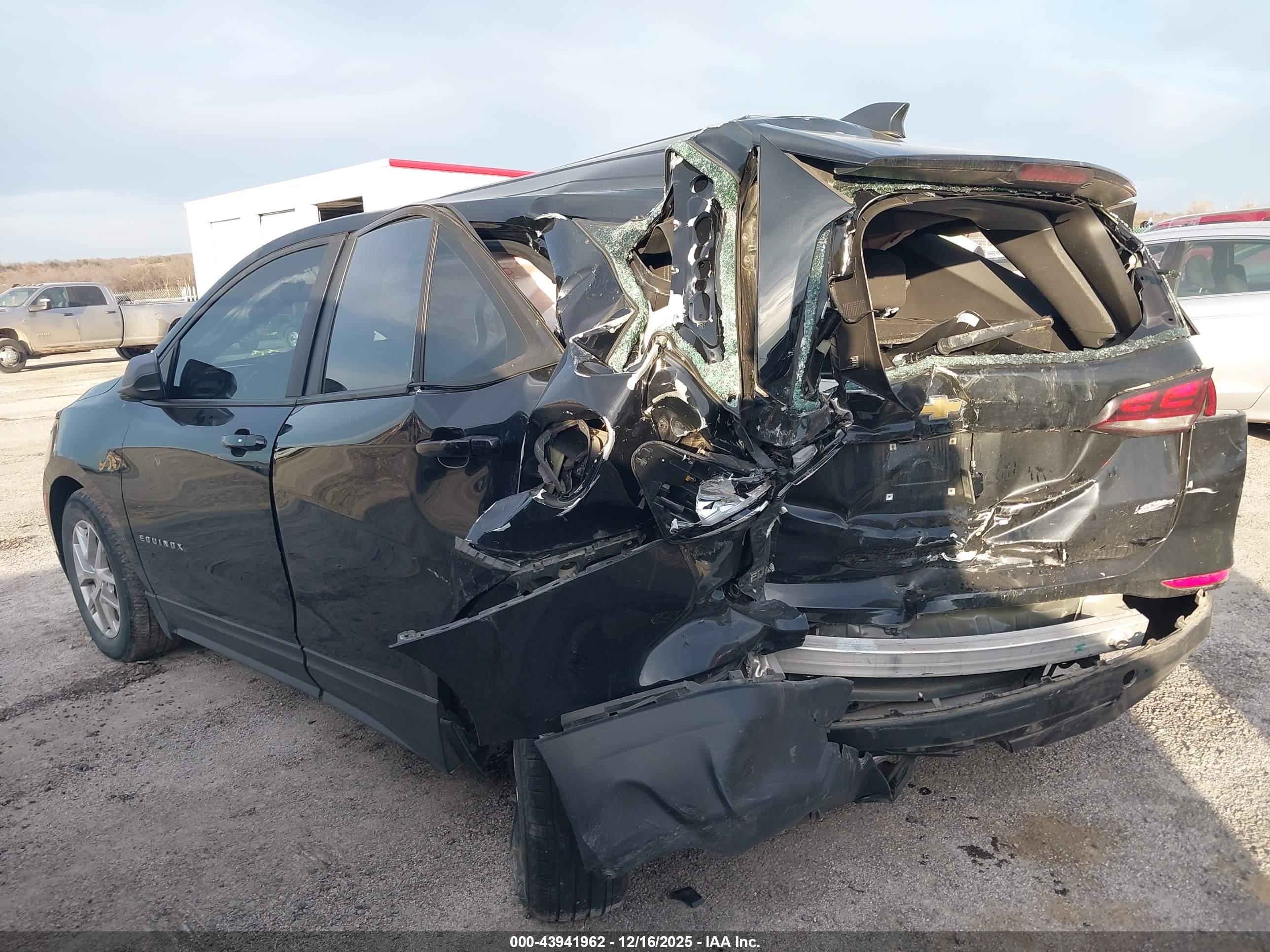 CHEVROLET EQUINOX image 3