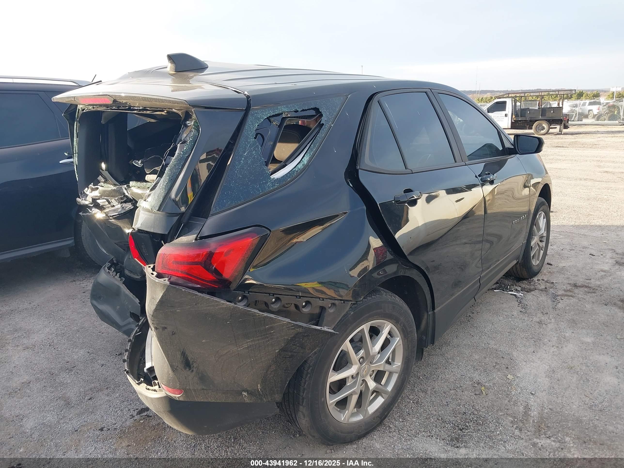 CHEVROLET EQUINOX image 4