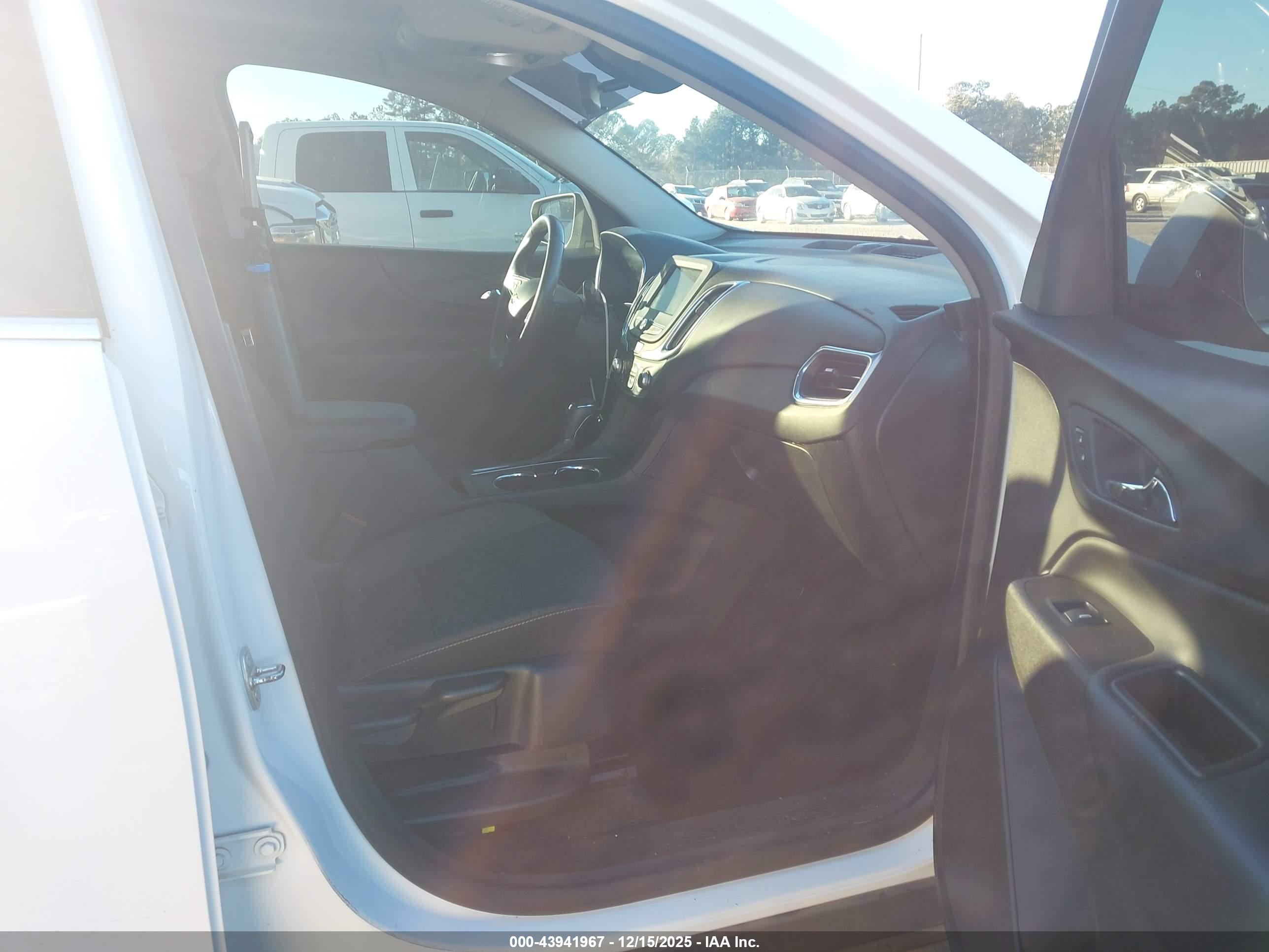CHEVROLET EQUINOX image 5