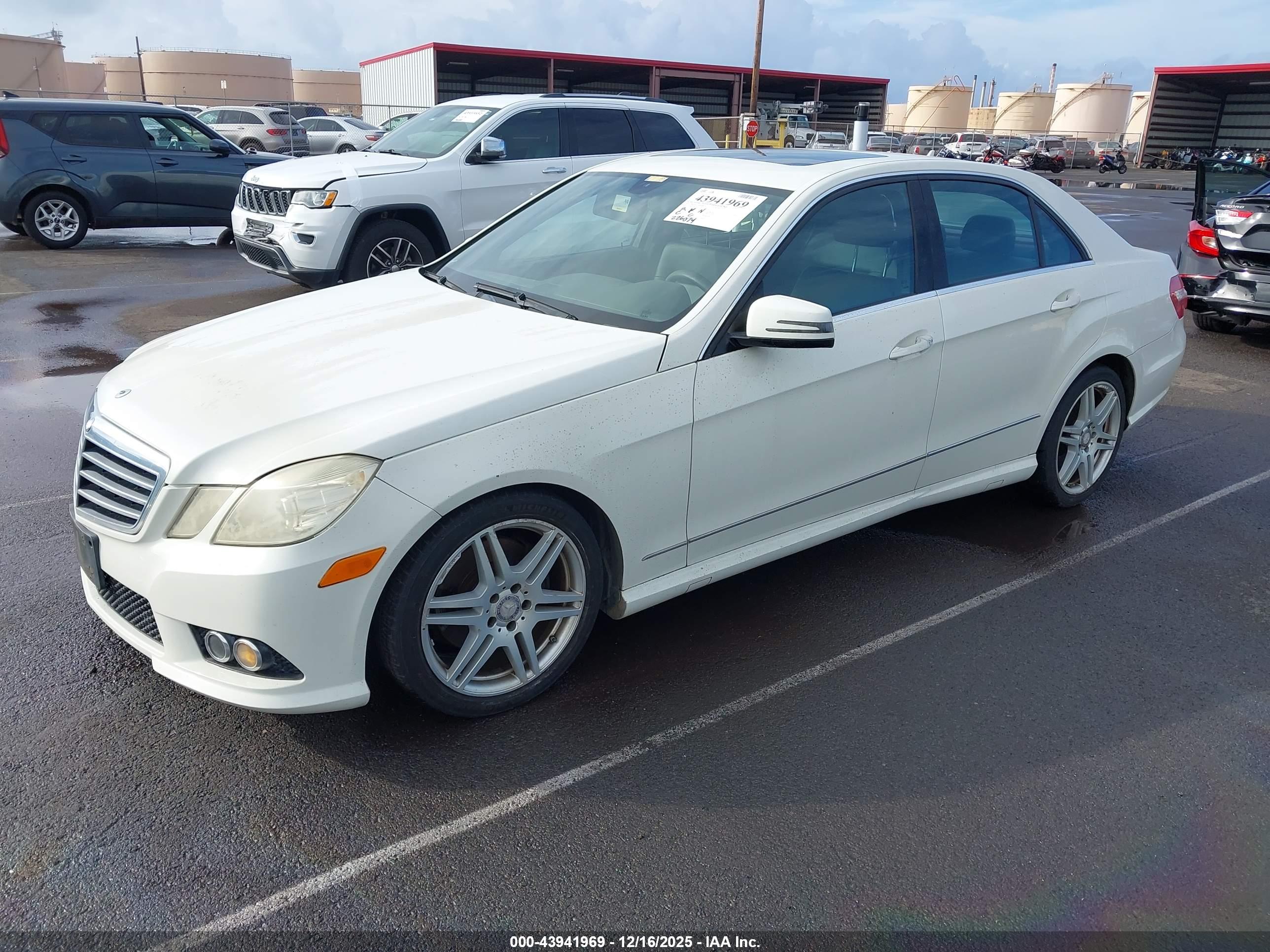 MERCEDES-BENZ E image 2
