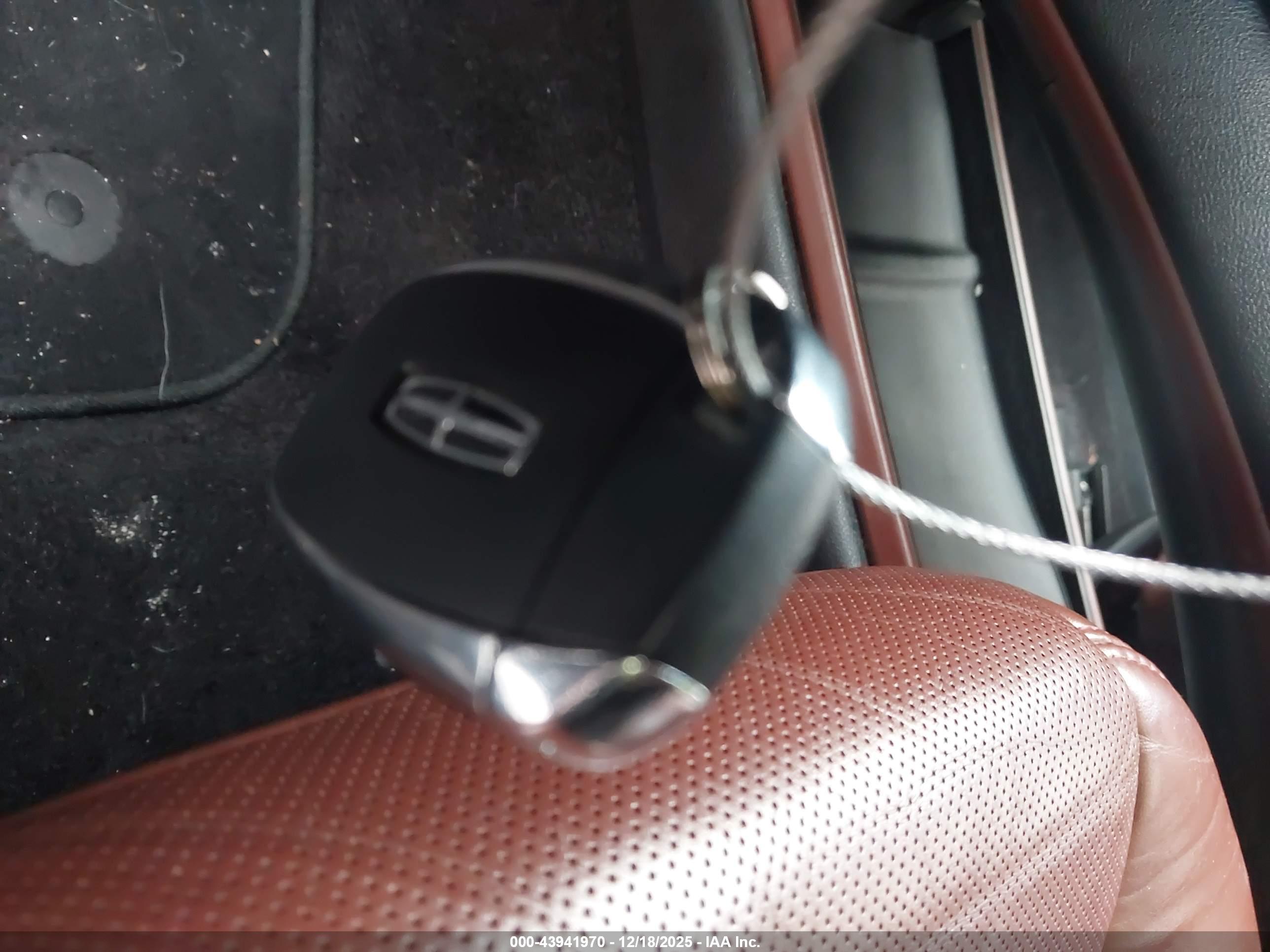 LINCOLN MKZ image 11