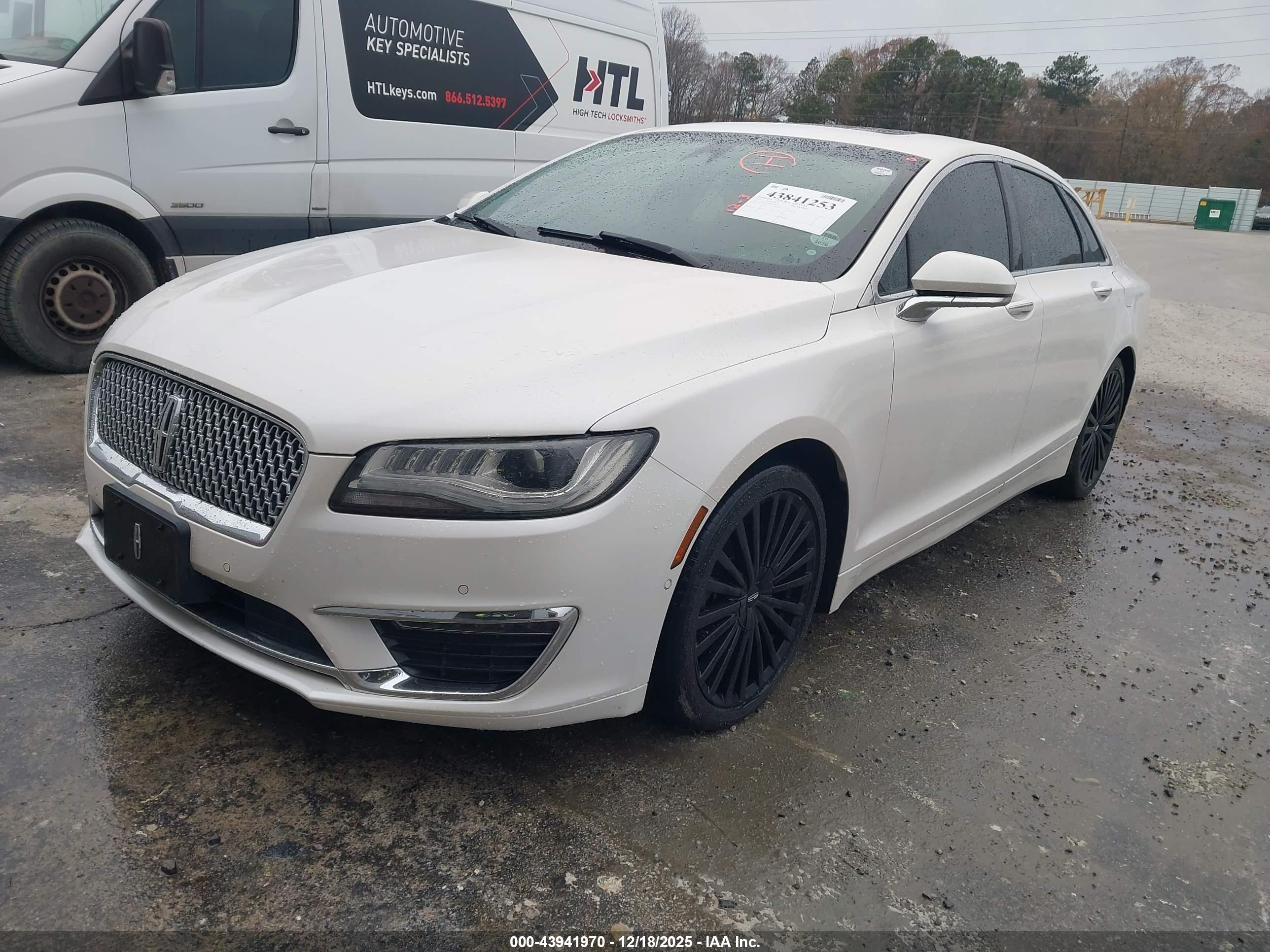 LINCOLN MKZ image 2
