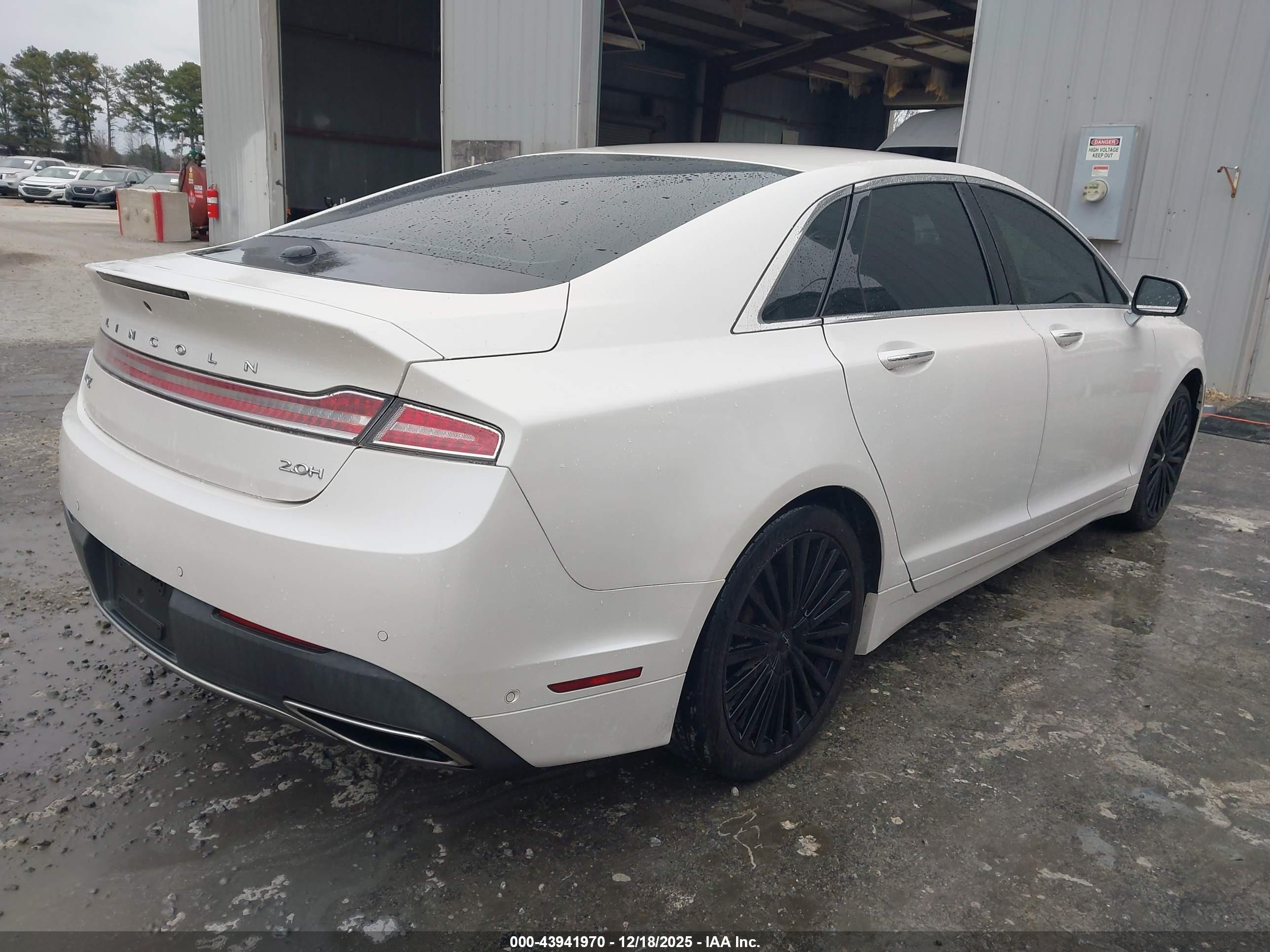 LINCOLN MKZ image 4