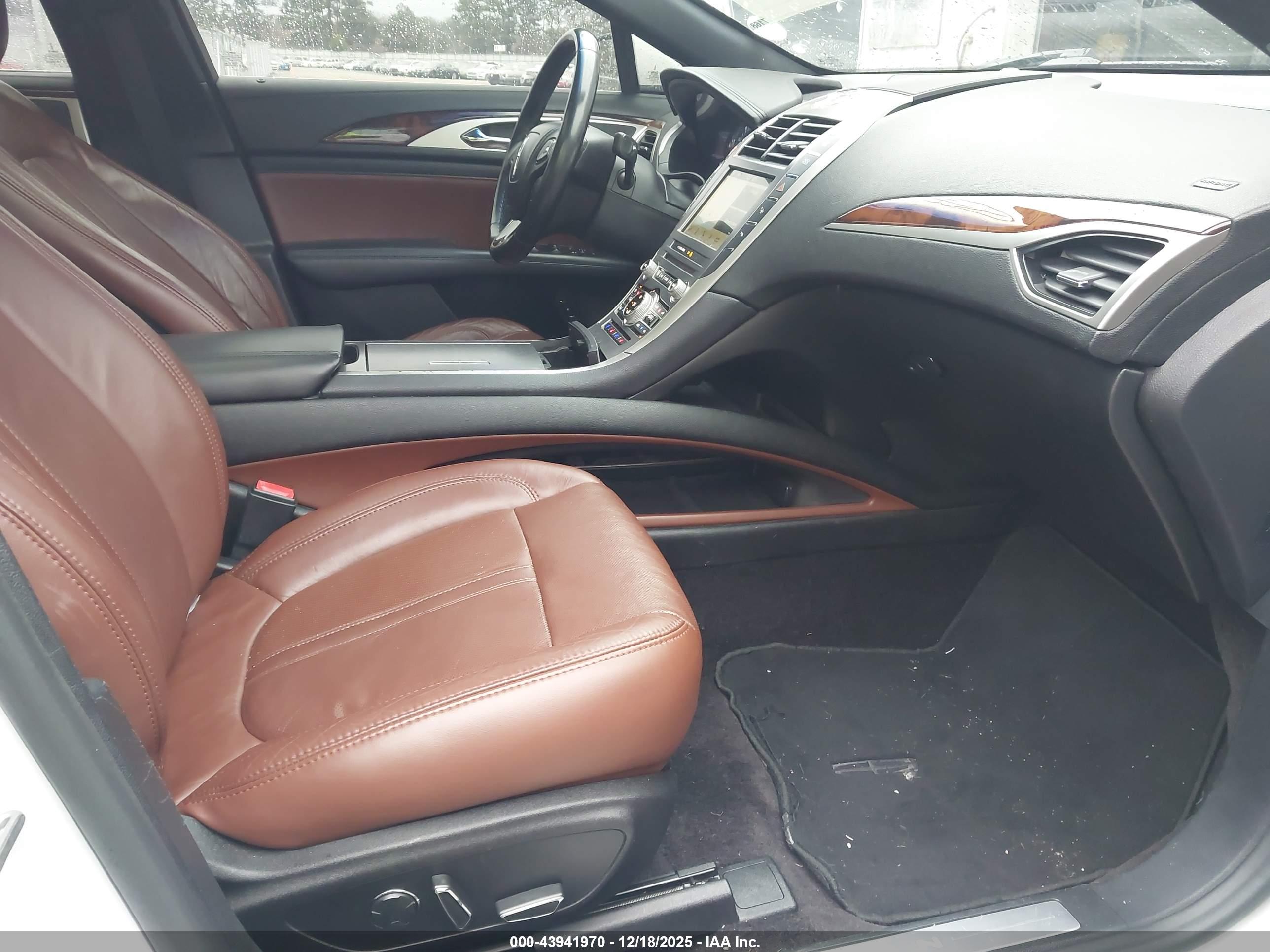 LINCOLN MKZ image 5