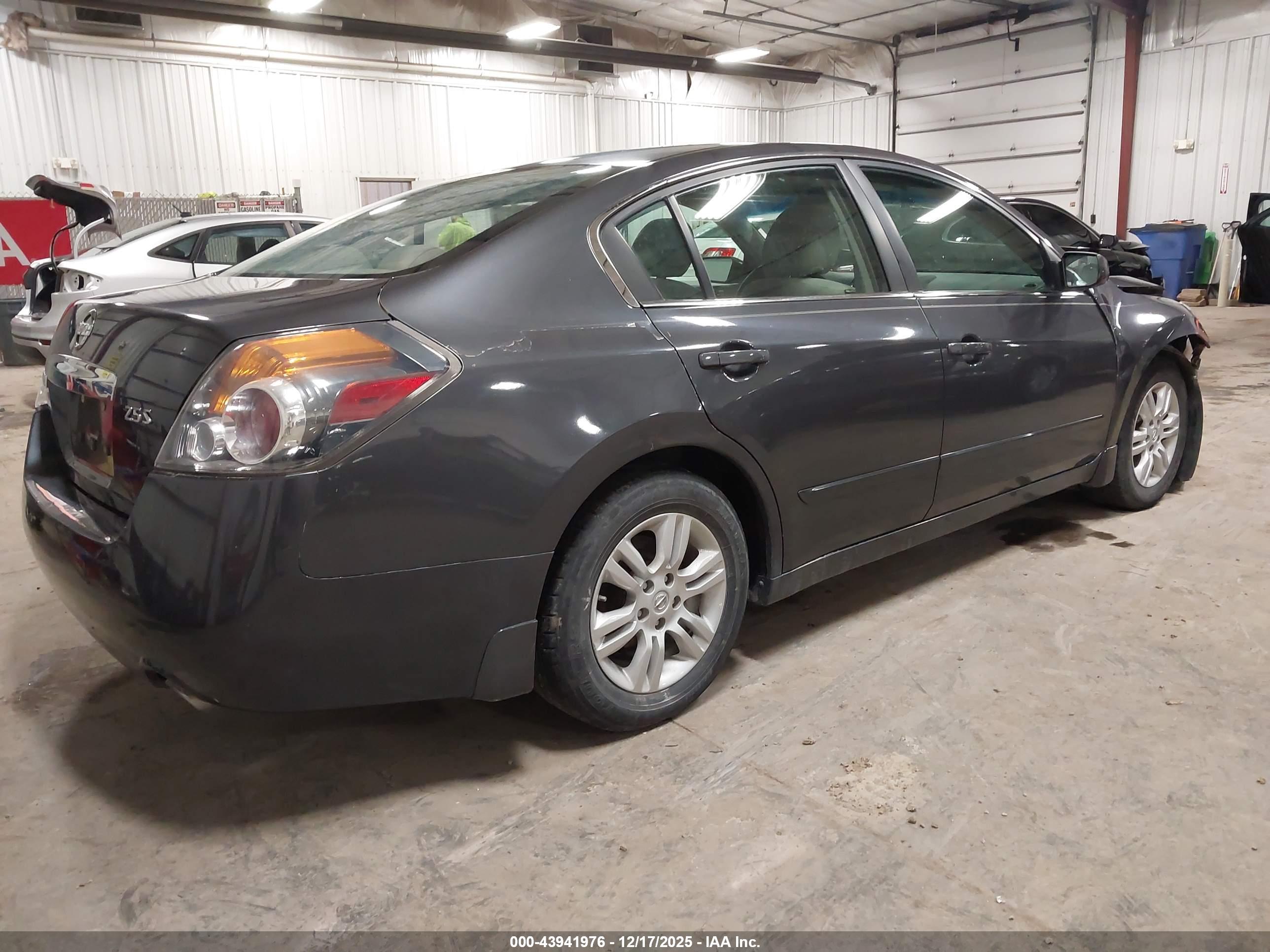 NISSAN ALTIMA image 4