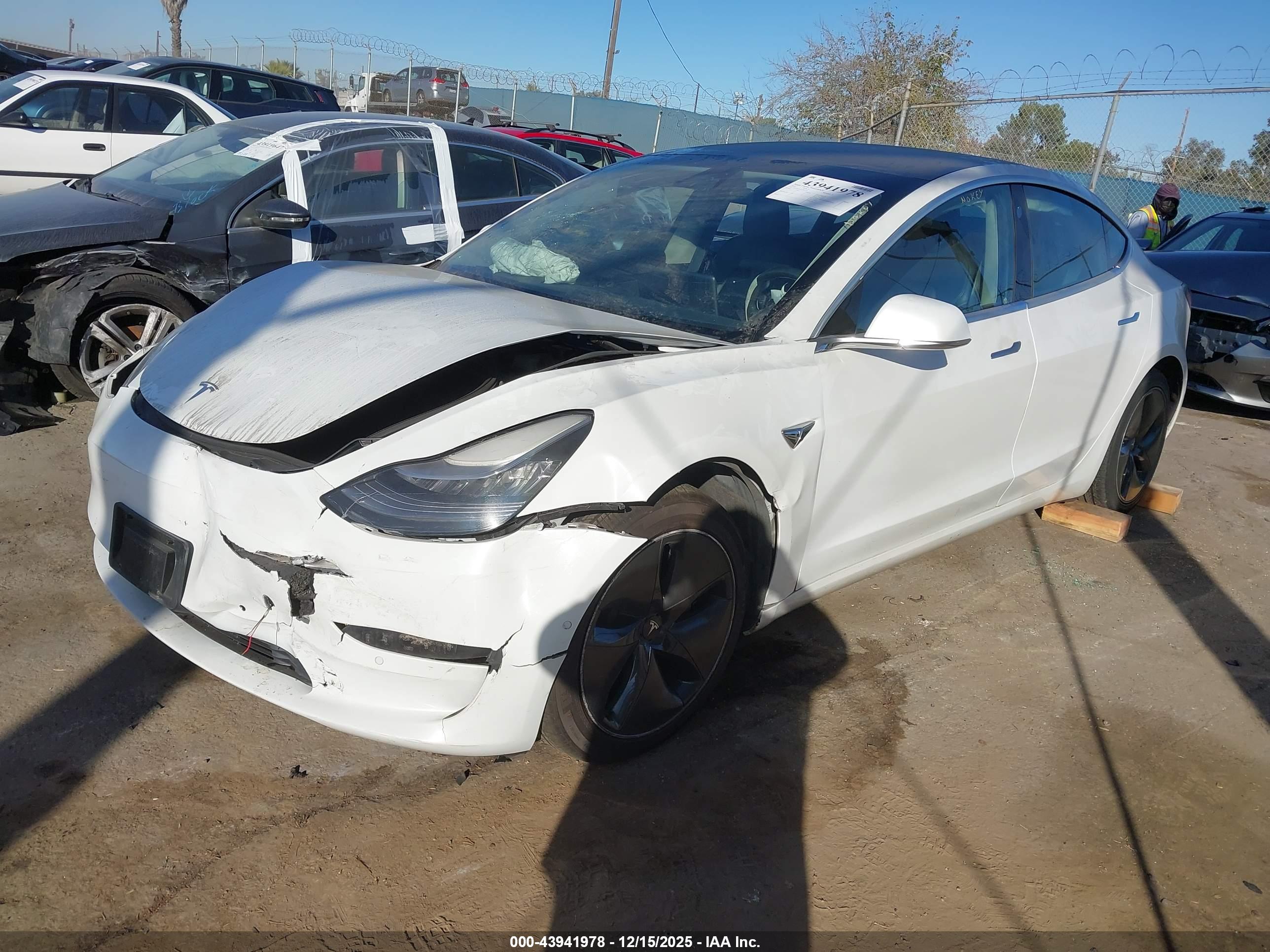 TESLA MODEL image 2