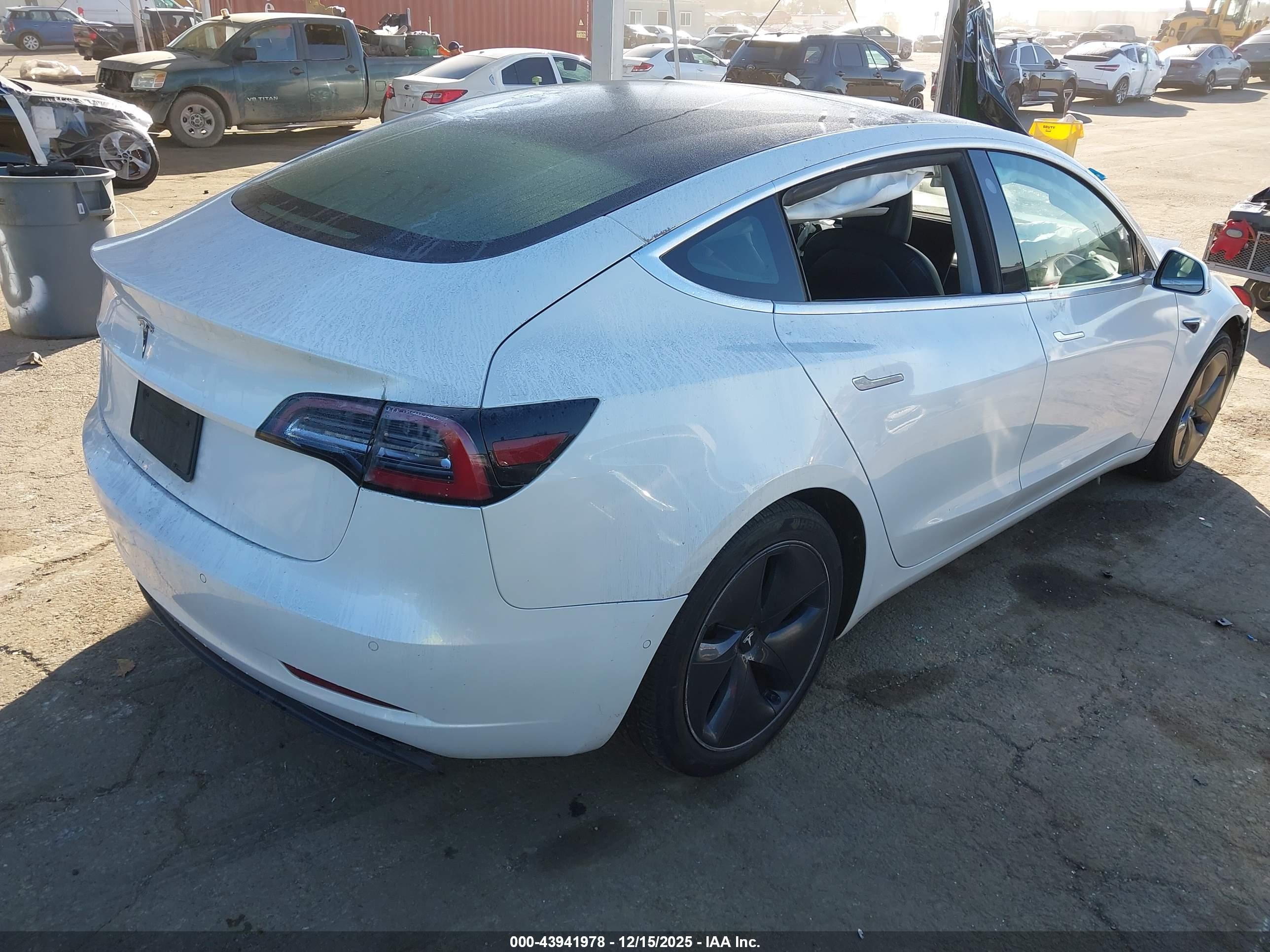 TESLA MODEL image 4