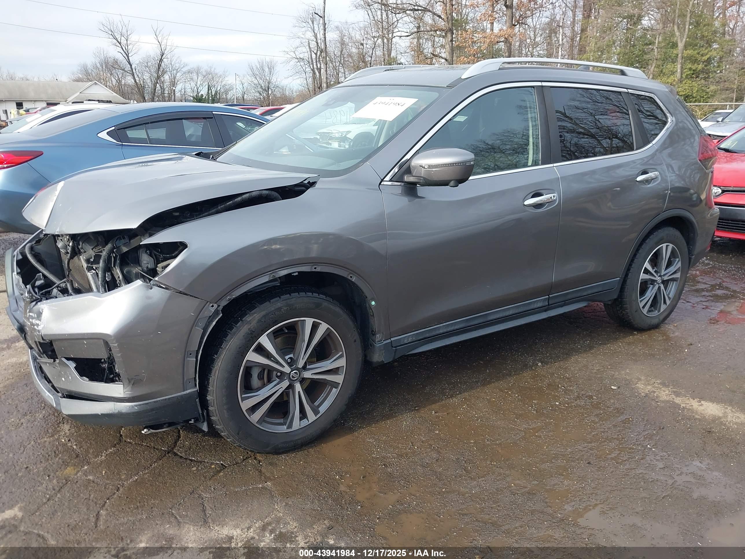 NISSAN ROGUE image 2