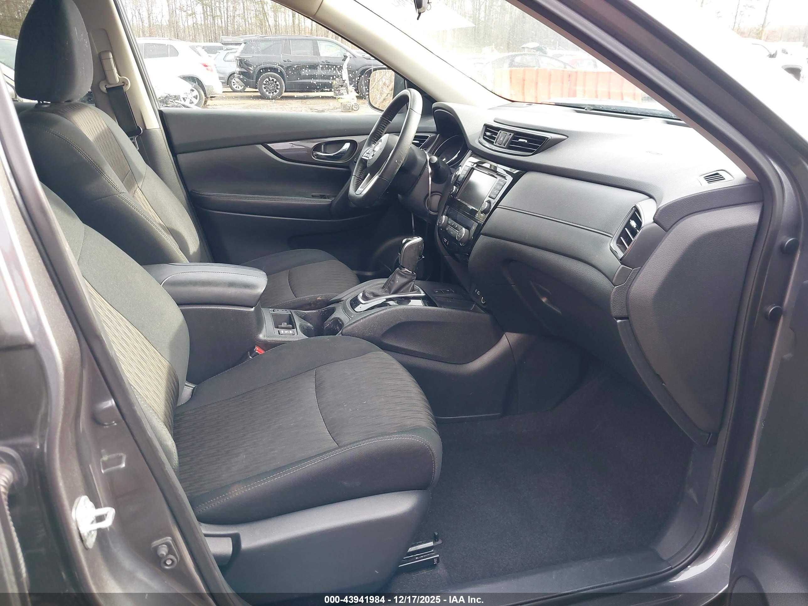 NISSAN ROGUE image 5