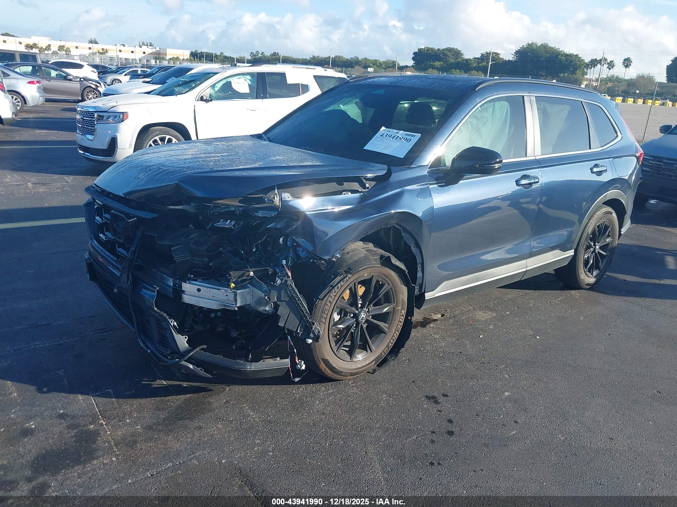 HONDA CR-V image 2