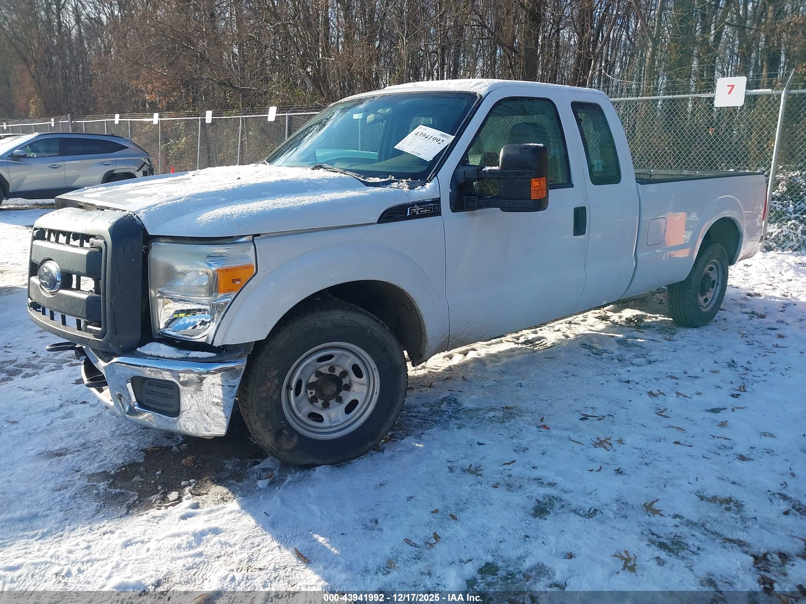 FORD F-250 image 2