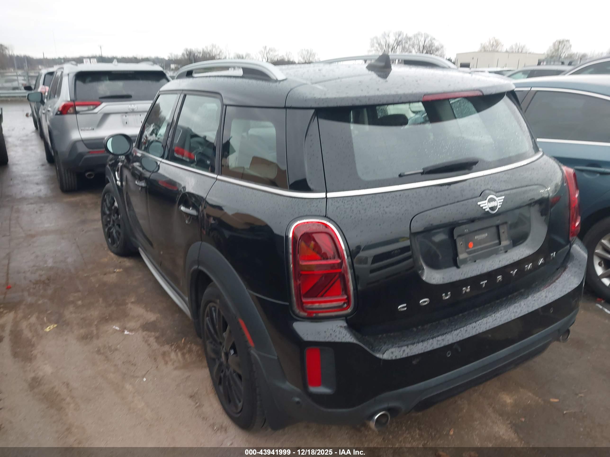 MINI COUNTRYMAN image 3