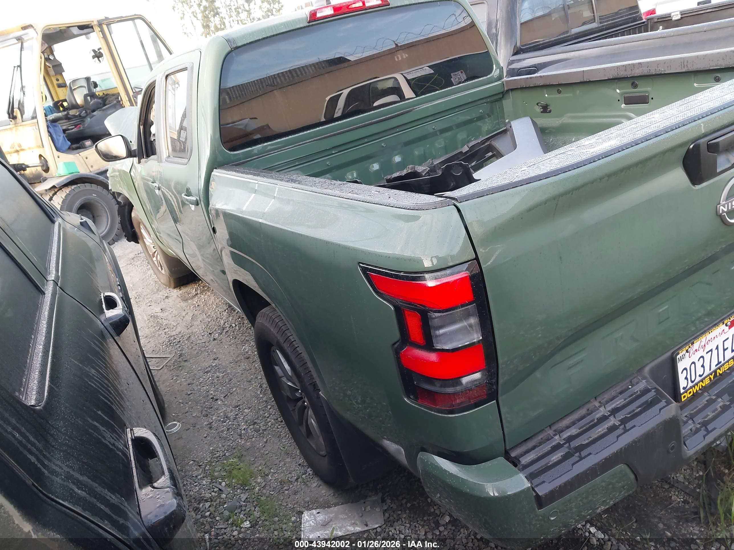NISSAN FRONTIER image 3
